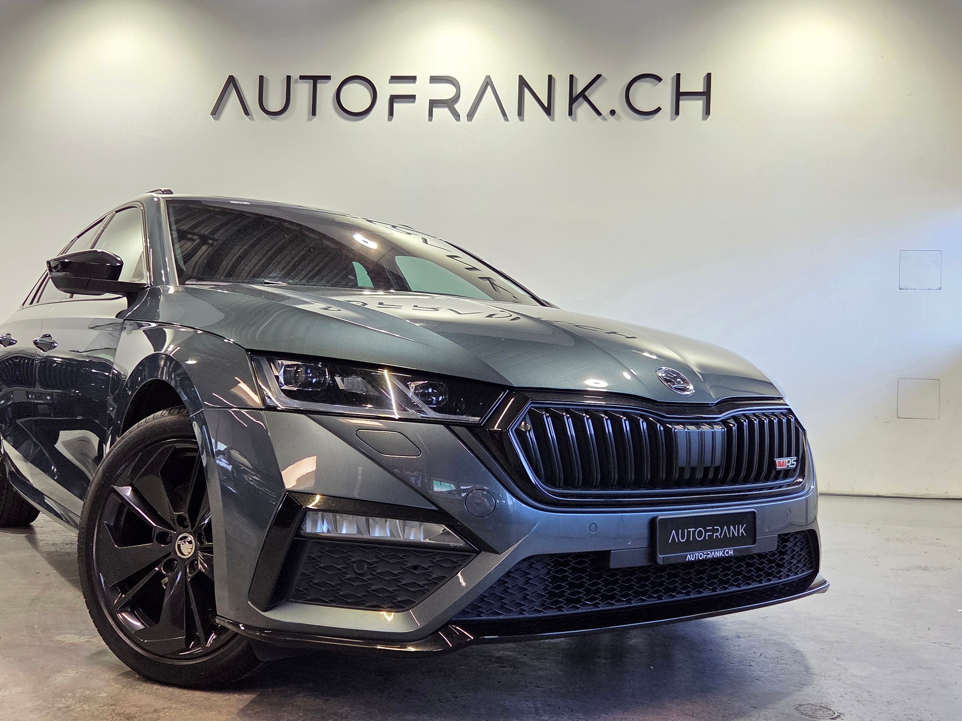 SKODA Octavia Combi 2.0 TDI RS 4x4 DSG-image-9