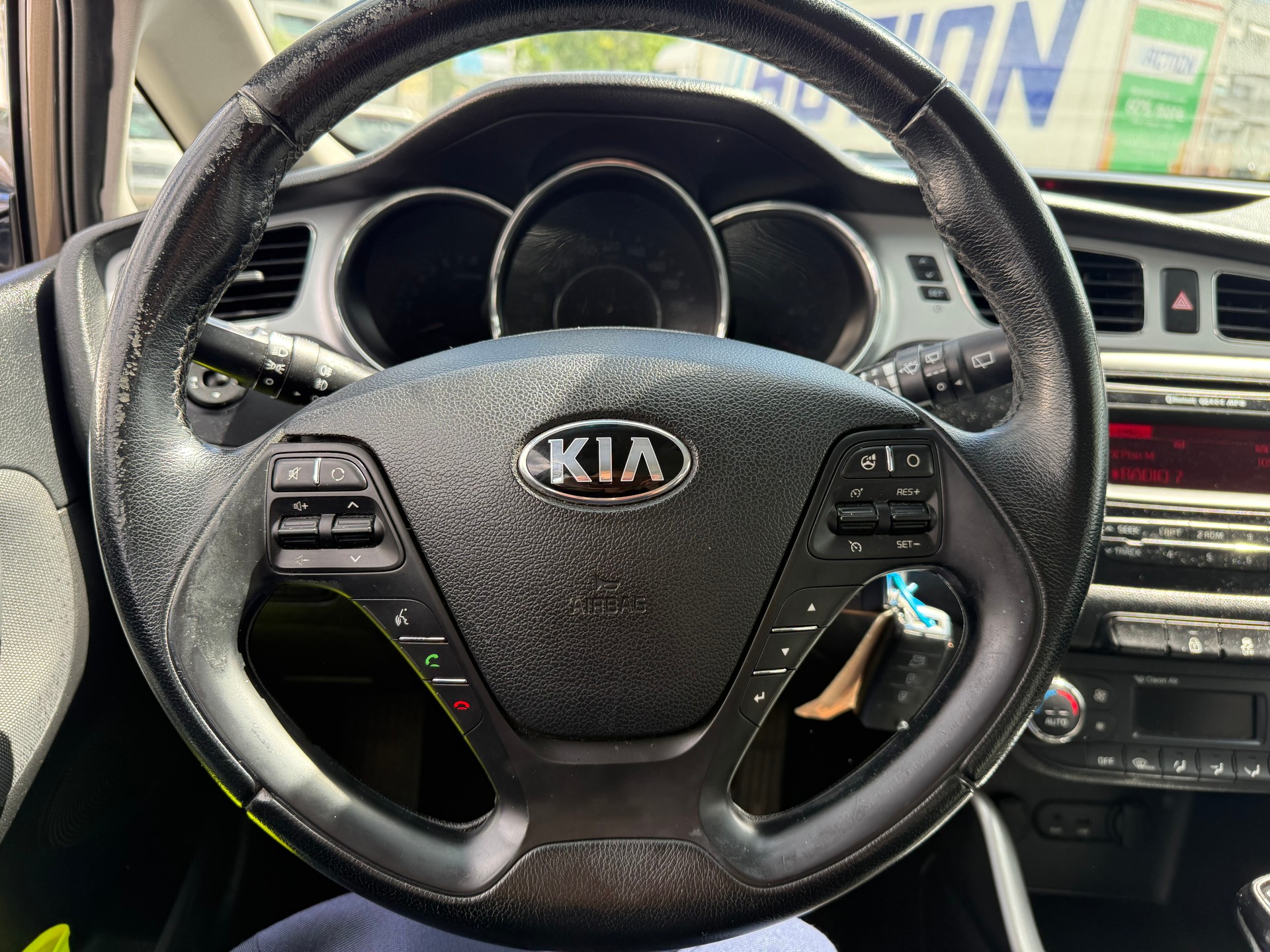 KIA Cee'd Sportswagon 1.6 GDi Style-image-6