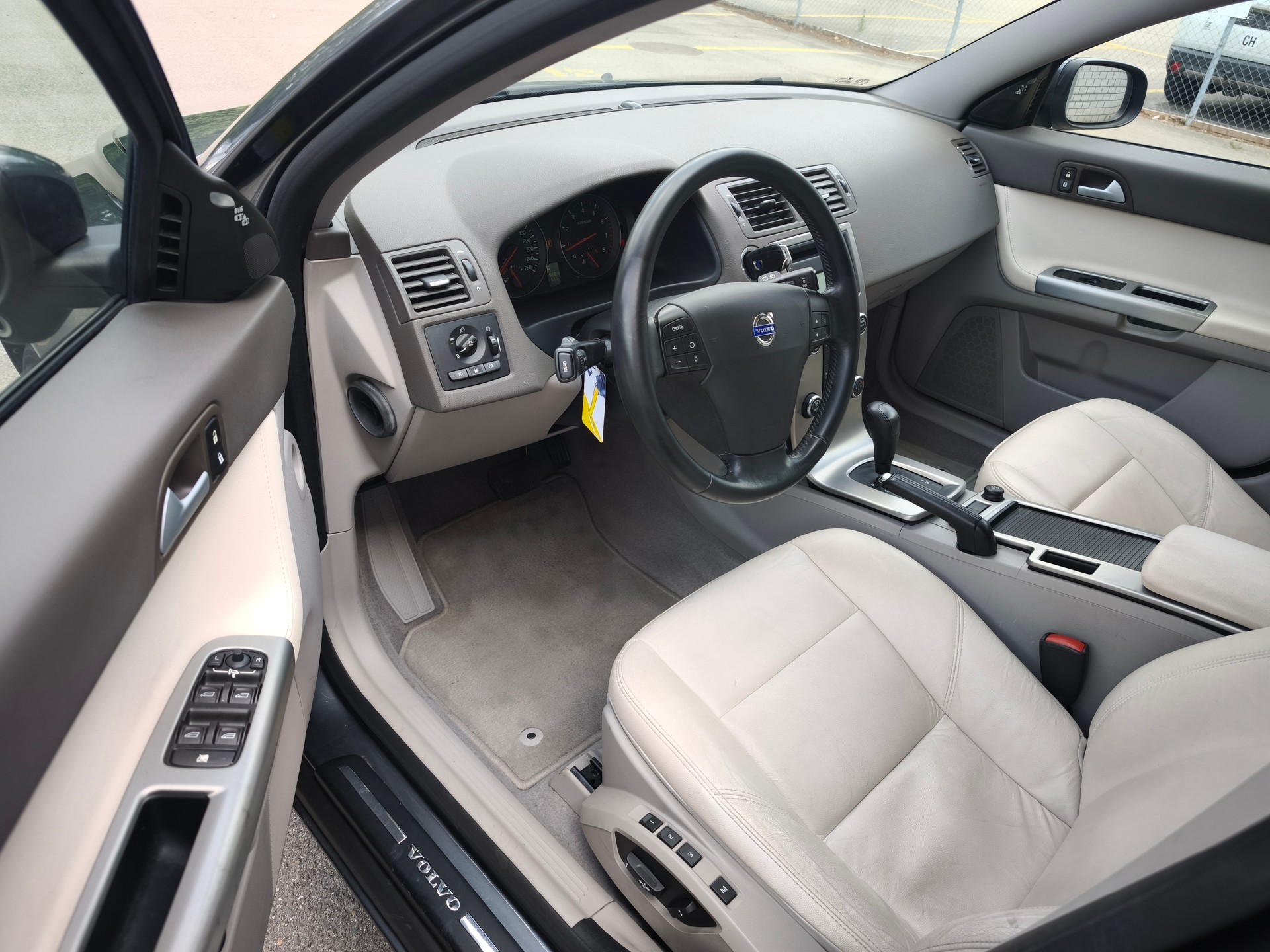VOLVO V50 2.4 Stockholm-image-8