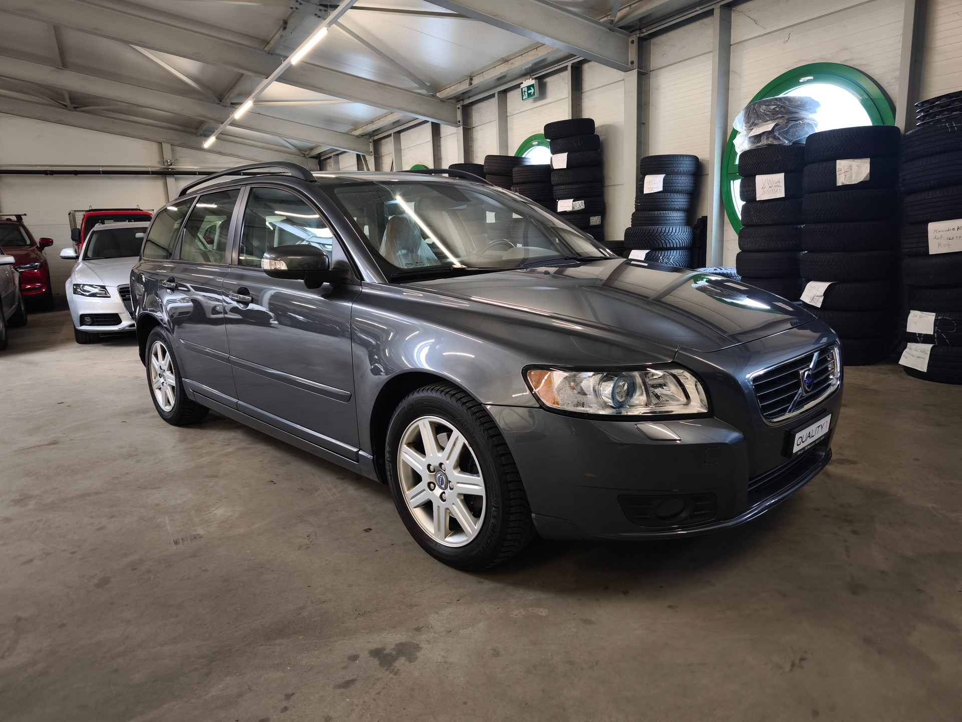 VOLVO V50 2.4 Stockholm-image-1