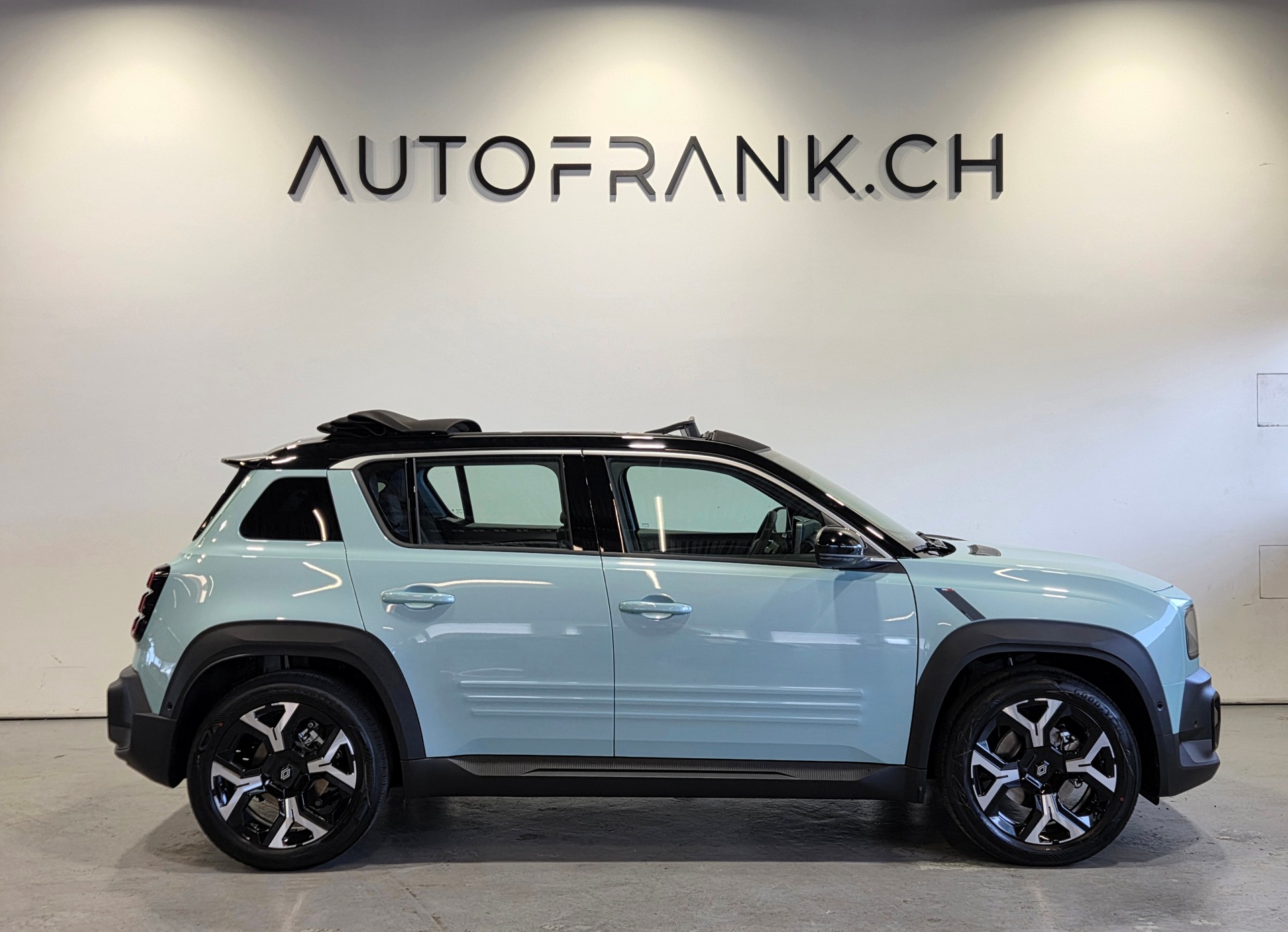 RENAULT R4 E-Tech plein sud Faltdach-showroom-element-1
