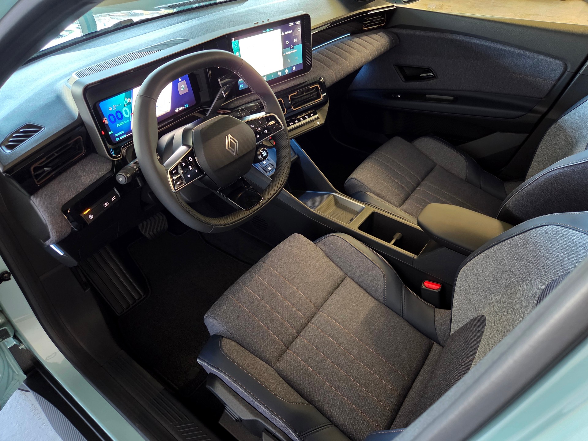 RENAULT R4 E-Tech plein sud Faltdach-showroom-element-3