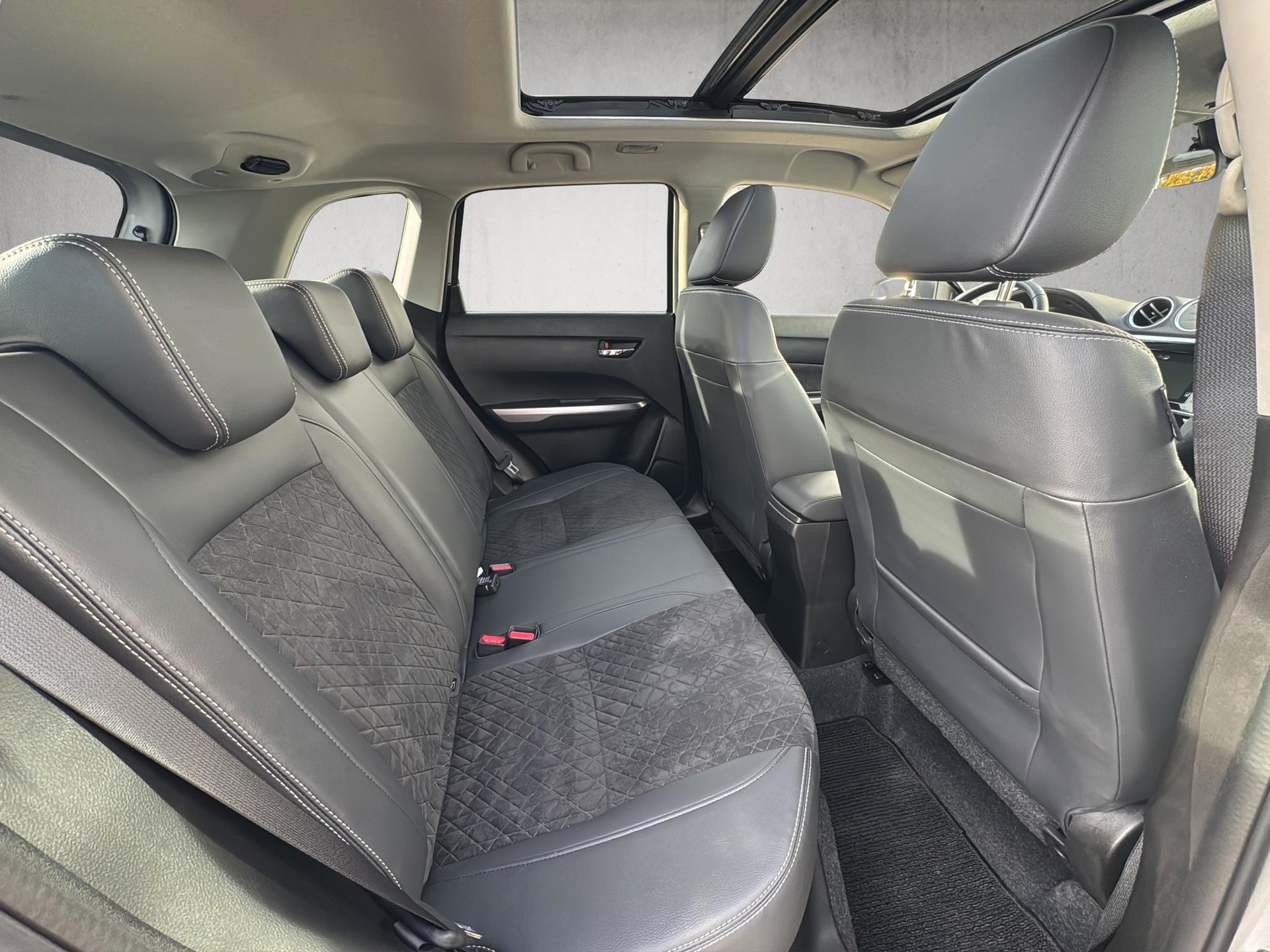 SUZUKI Vitara 1.5 Top Hybrid Edition 35 4x4-image-11