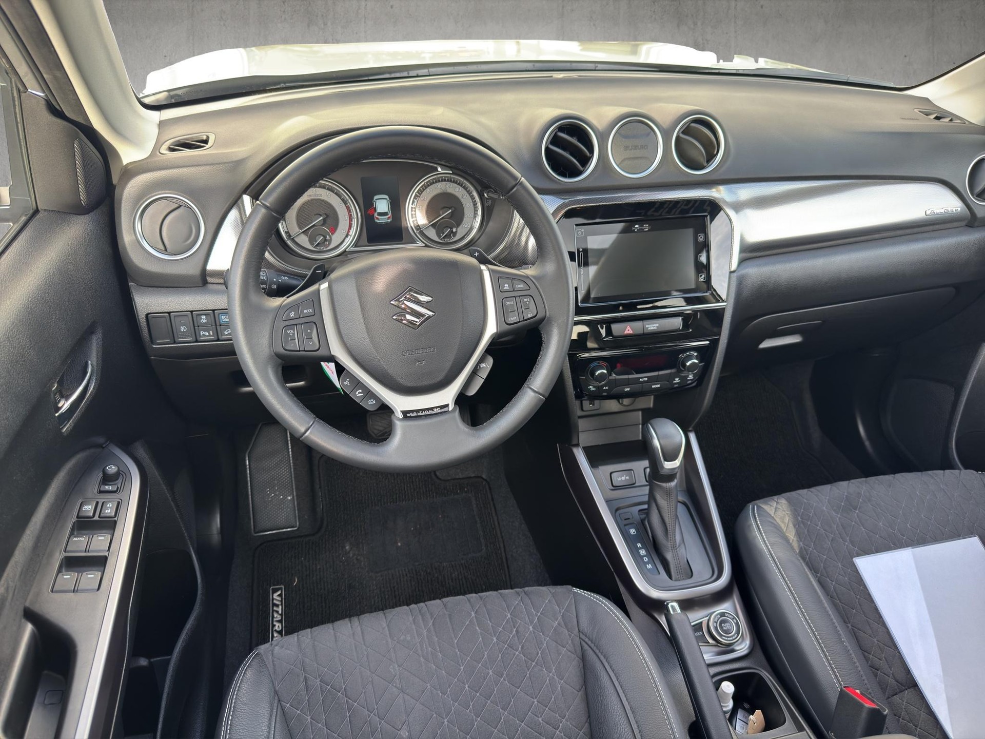 SUZUKI Vitara 1.5 Top Hybrid Edition 35 4x4-image-14