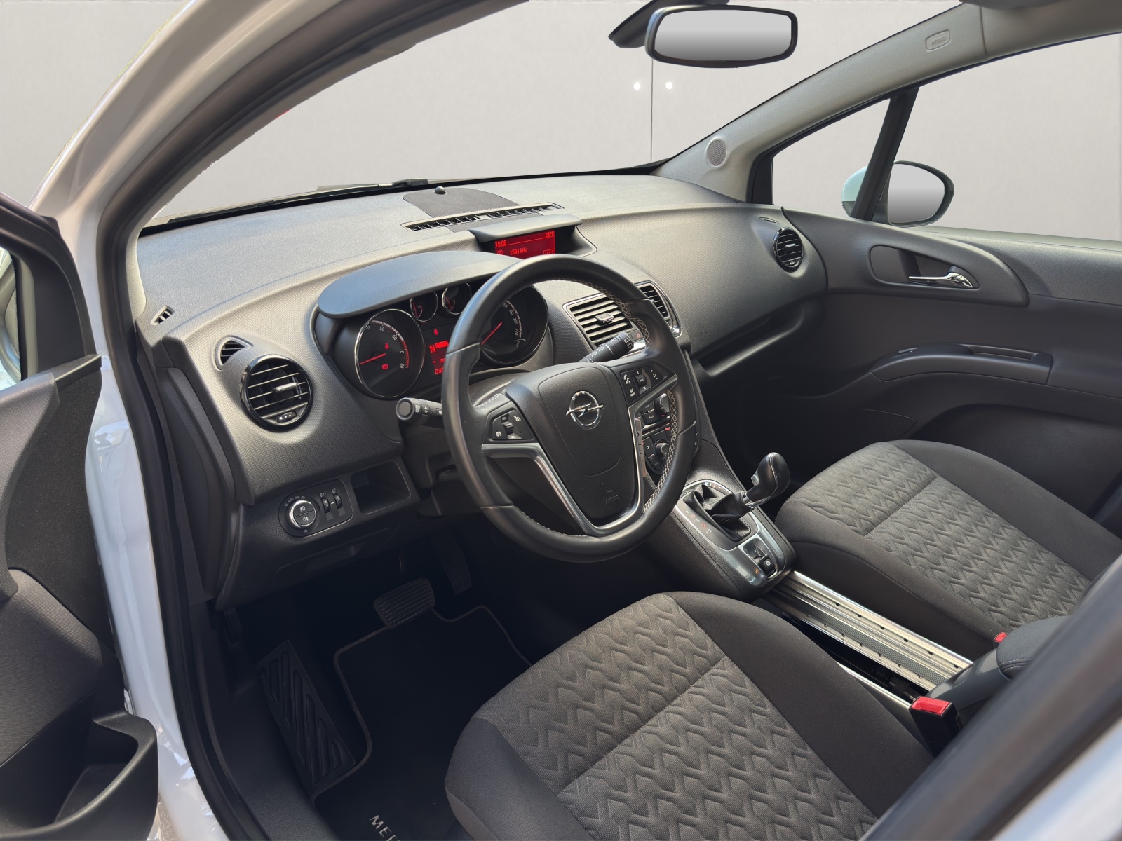 OPEL Meriva 1.4 Turbo Active Edition Automatic-image-8