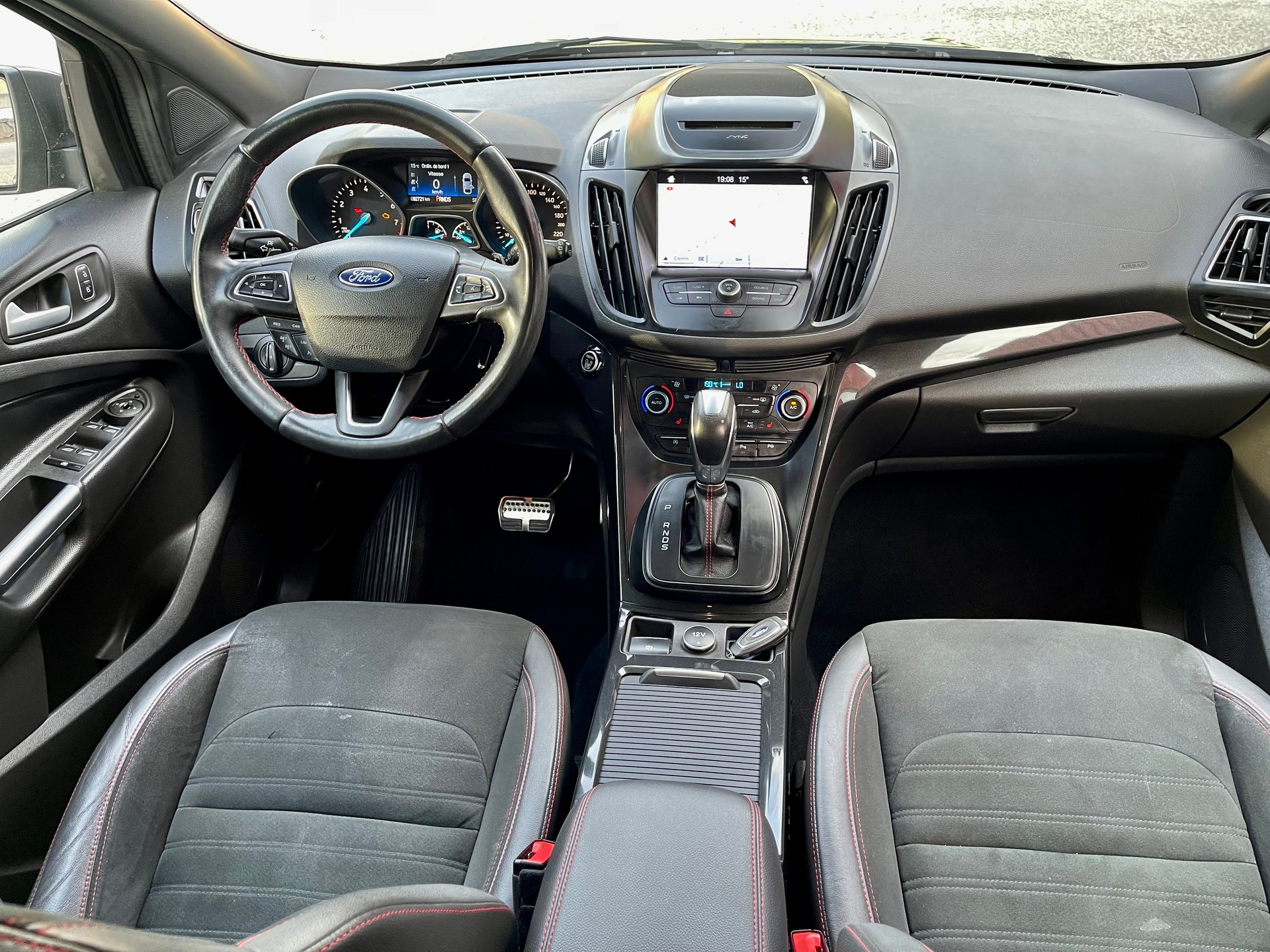 FORD Kuga 1.5 SCTi Titanium 4WD Automatic-showroom-element-2
