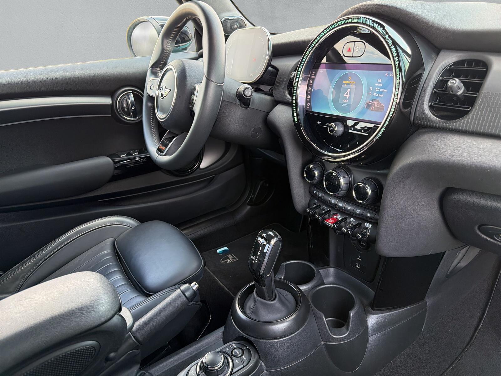 MINI Cooper S Cabrio F57 2.0i (CH)-image-43