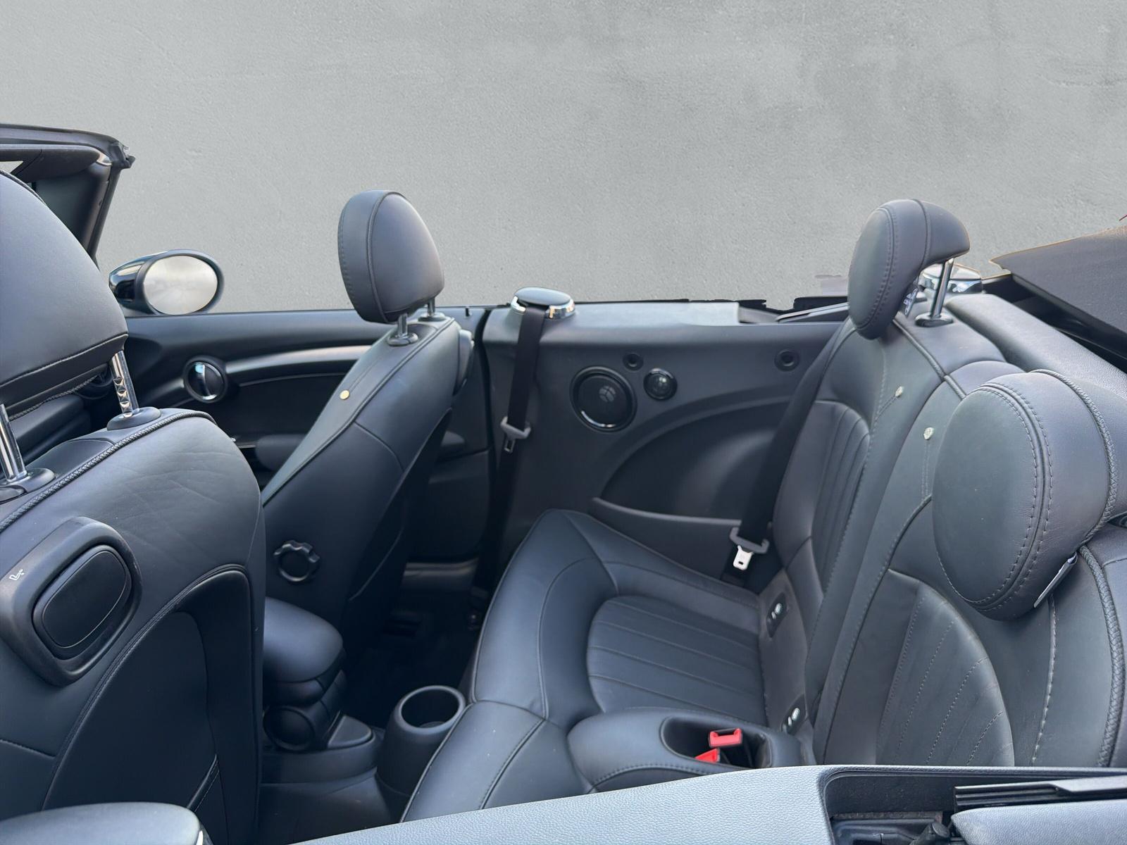 MINI Cooper S Cabrio F57 2.0i (CH)-image-15