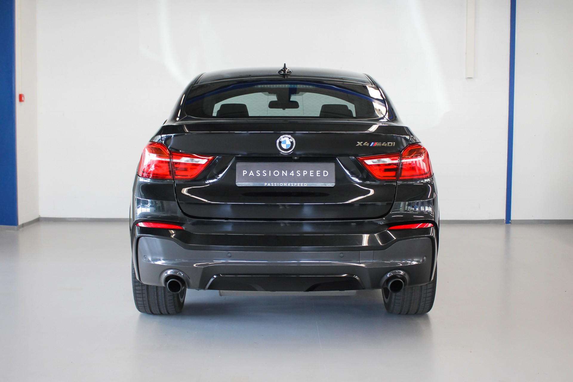 BMW X4 M 40i Steptronic-showroom-element-3