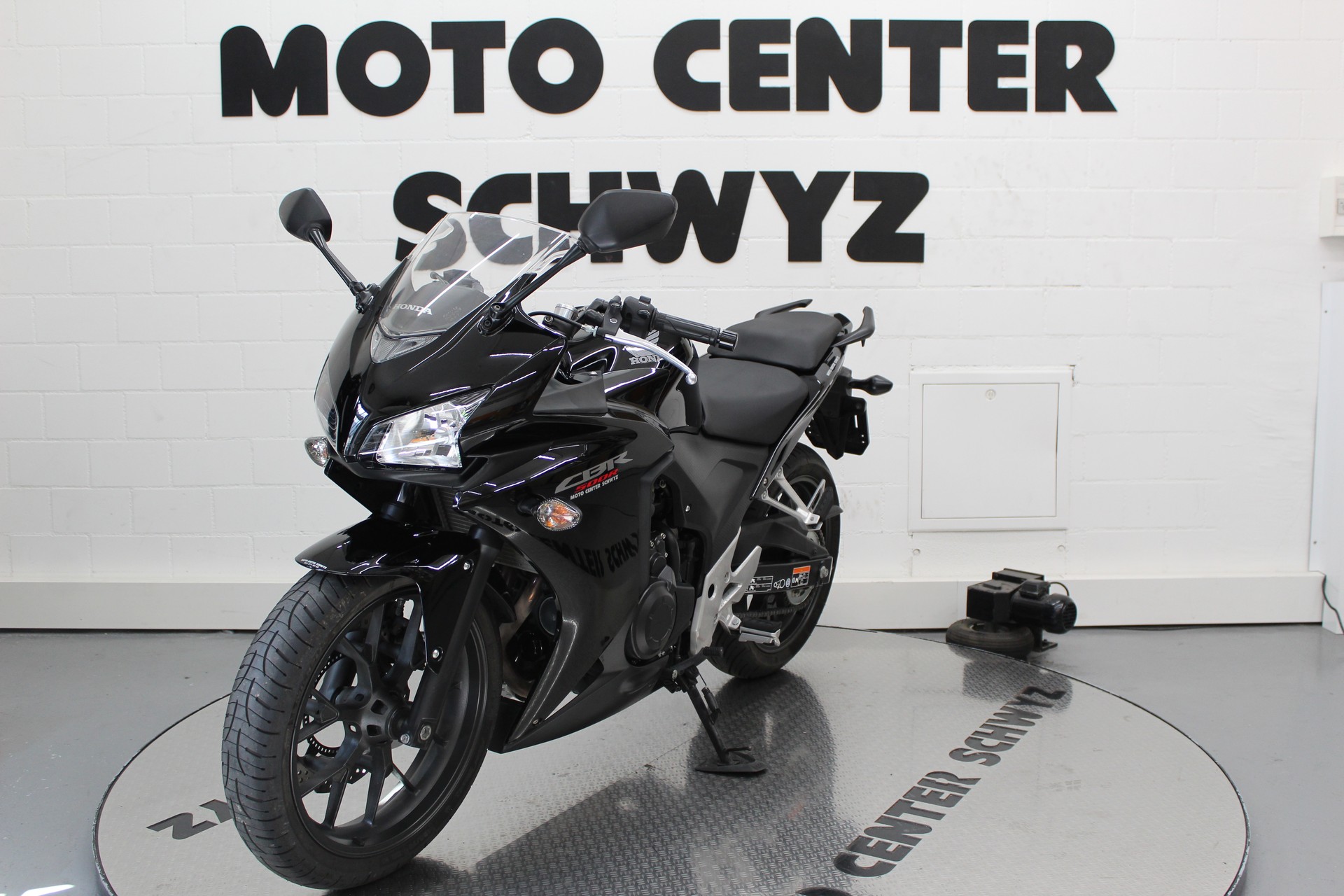 HONDA CBR 500 RA ABS-image-2
