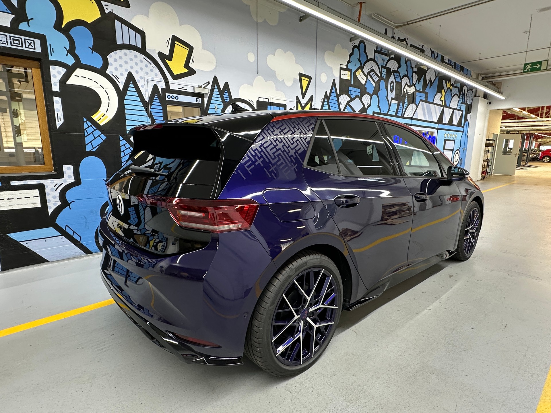 VW ID.3 GTX Performance 79 kWh GTX Fire+Ice-showroom-element-3