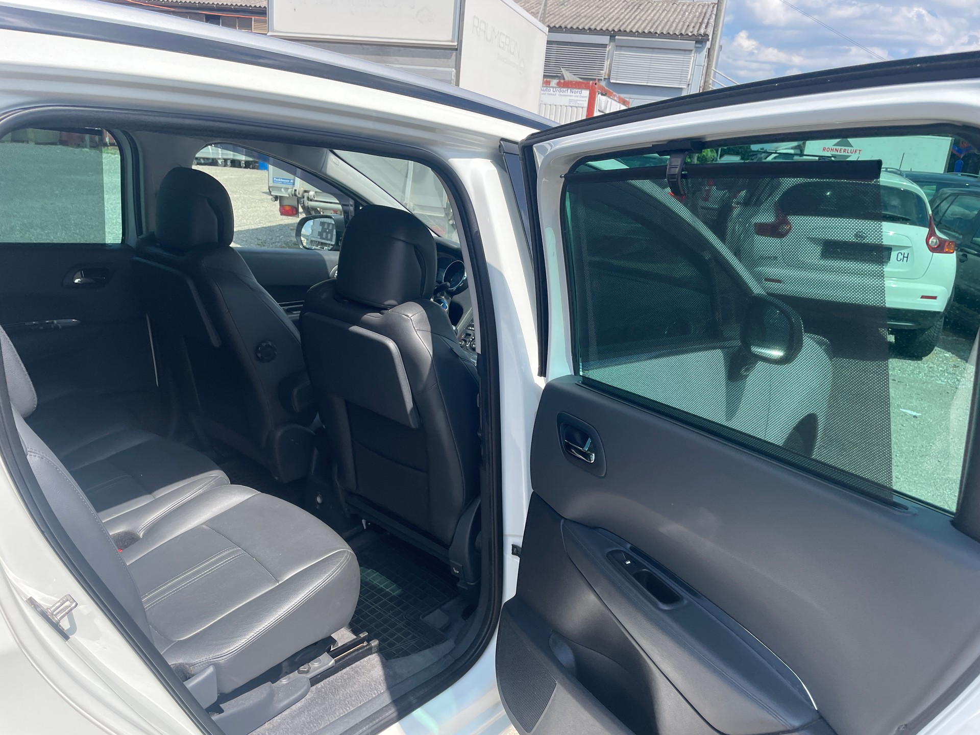 PEUGEOT 5008-image-9