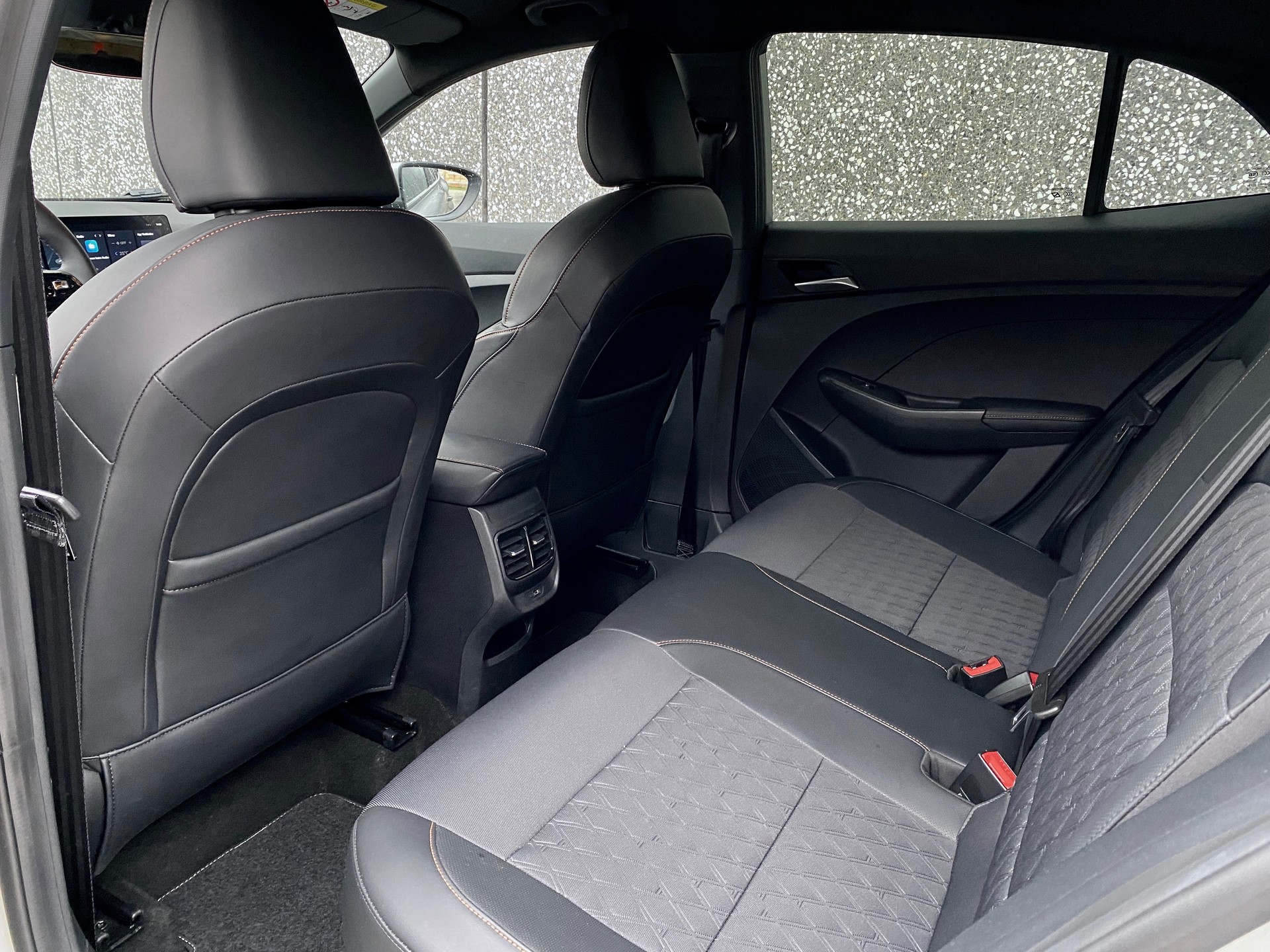 MG 3 1.5 *VollHybrid*Swiss*Luxury*Automat*-image-8