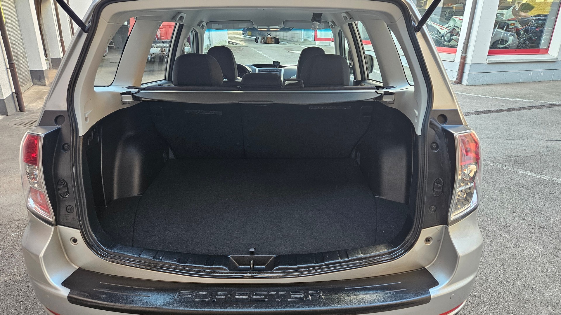 SUBARU Forester 2.0X Swiss-image-7