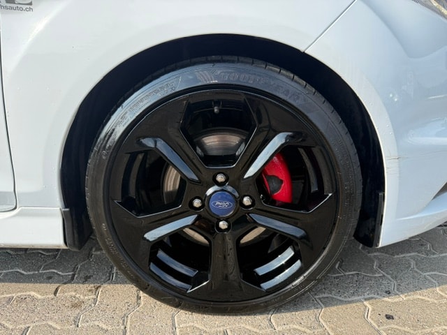 FORD Fiesta 1.6 SCTi ST-2 black&white-image-3