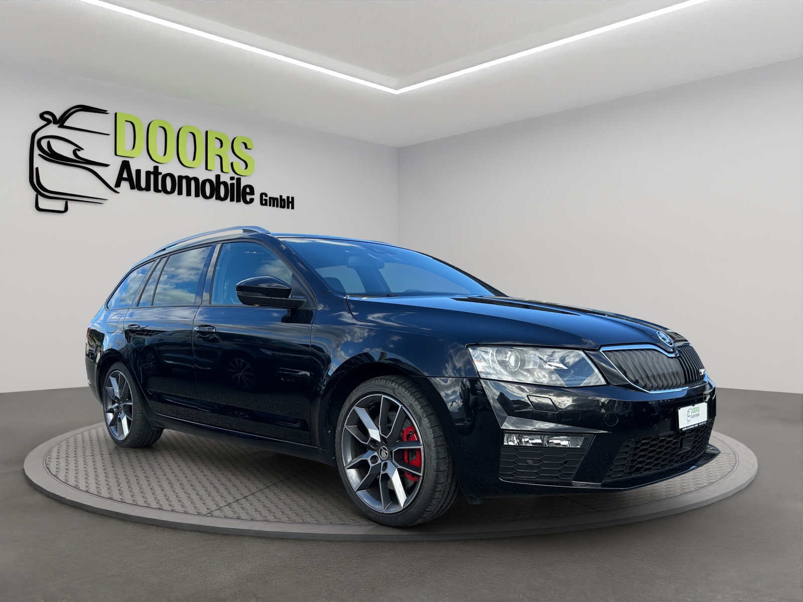 SKODA Octavia Combi 2.0 TSI RS-showroom-element-3