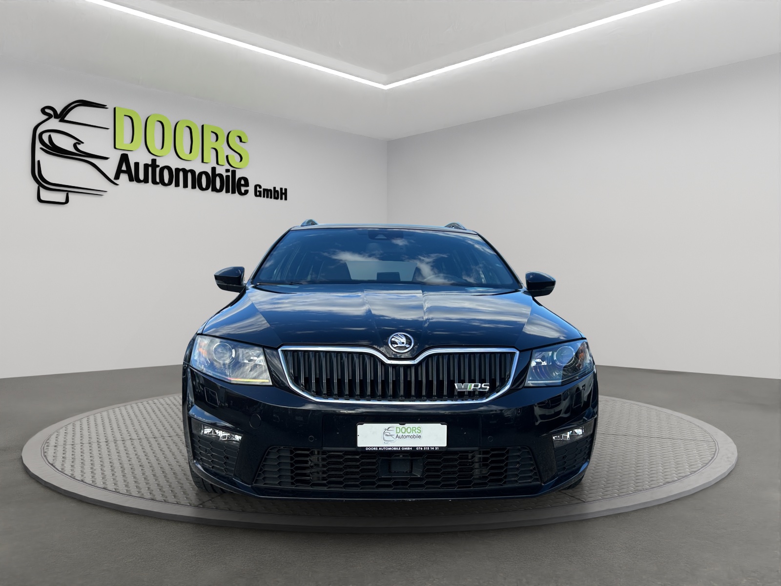 SKODA Octavia Combi 2.0 TSI RS-showroom-element-1