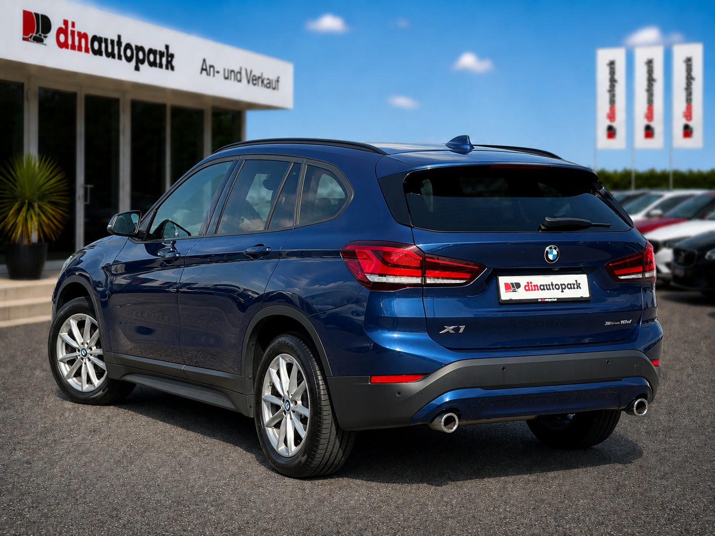 BMW X1 sDrive 18d Steptronic * CH-Fahrzeug *-showroom-element-3