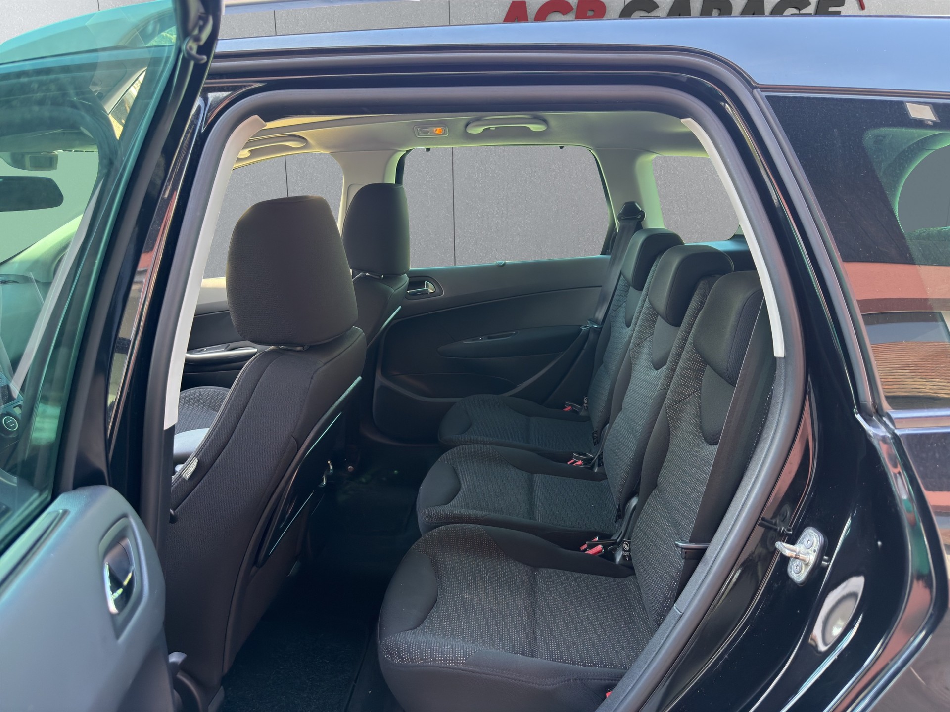 PEUGEOT 308-image-12