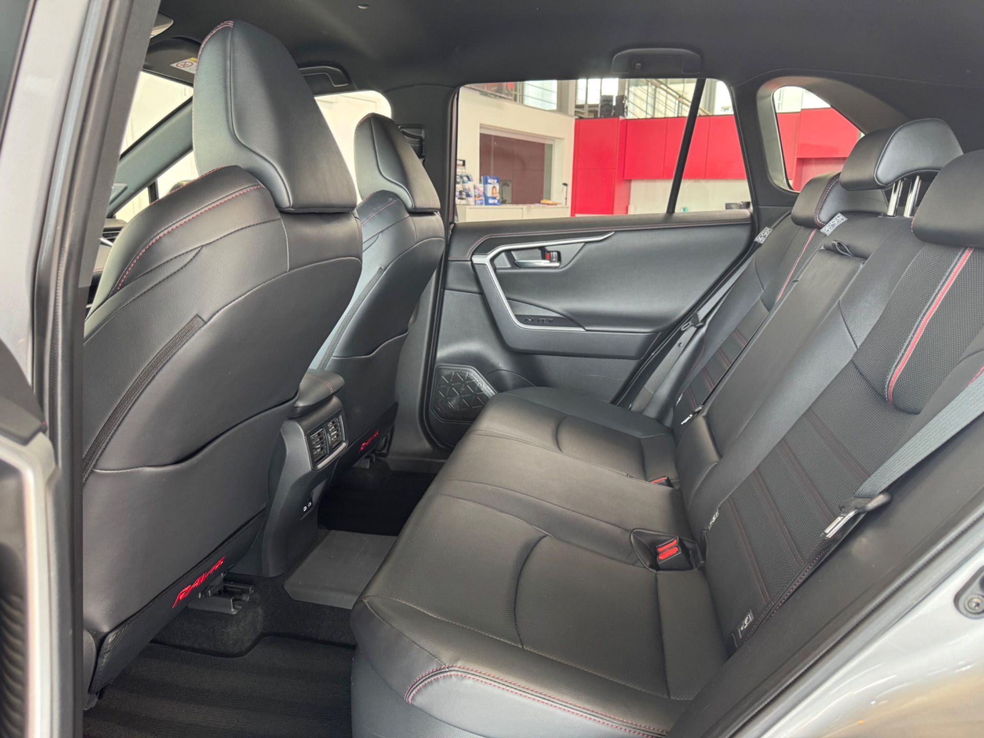 TOYOTA RAV 4 RAV-4 2.5 PHEV Platinum-image-24