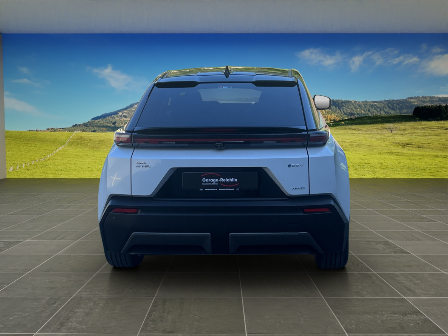 TOYOTA C-HR+ Premium AWD-showroom-element-3