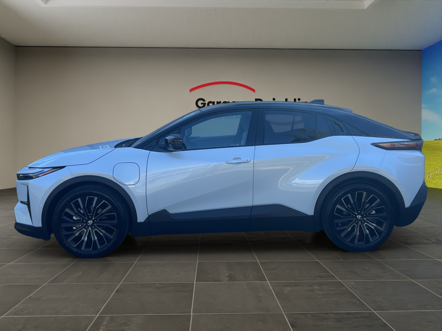 TOYOTA C-HR+ Premium AWD-showroom-element-1