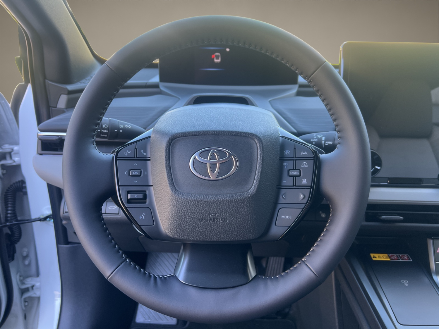 TOYOTA C-HR+ Premium AWD-image-14