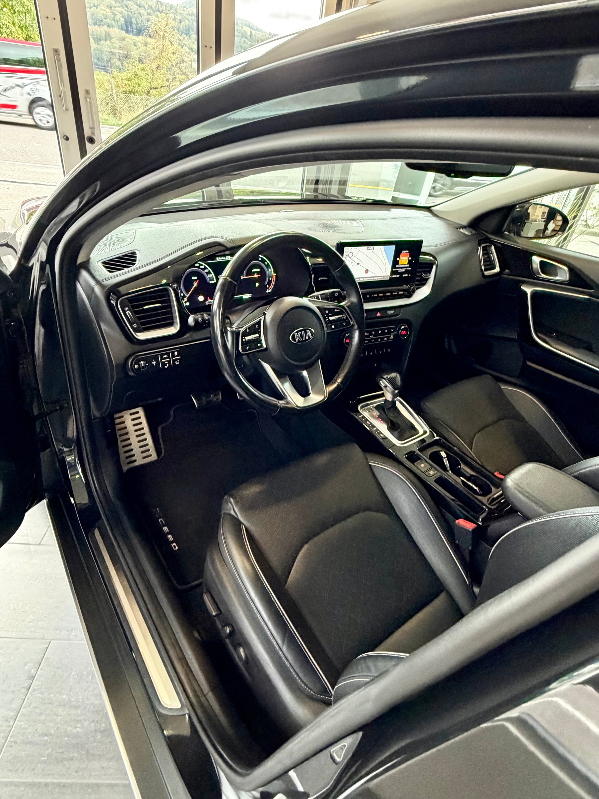 KIA XCeed 1.6 T-GDi Style DCT-image-9