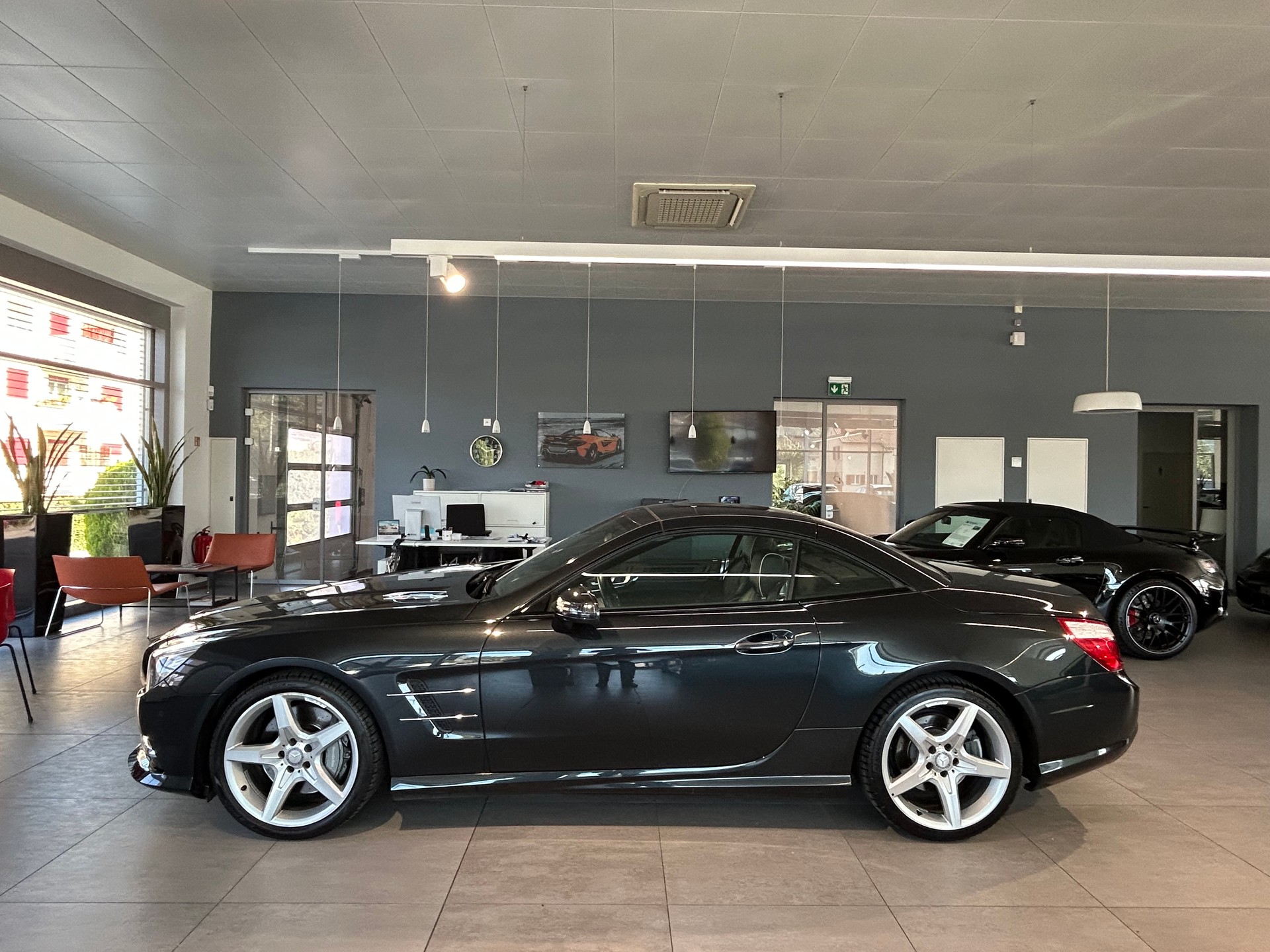 MERCEDES-BENZ SL 350 7G-Tronic-showroom-element-3