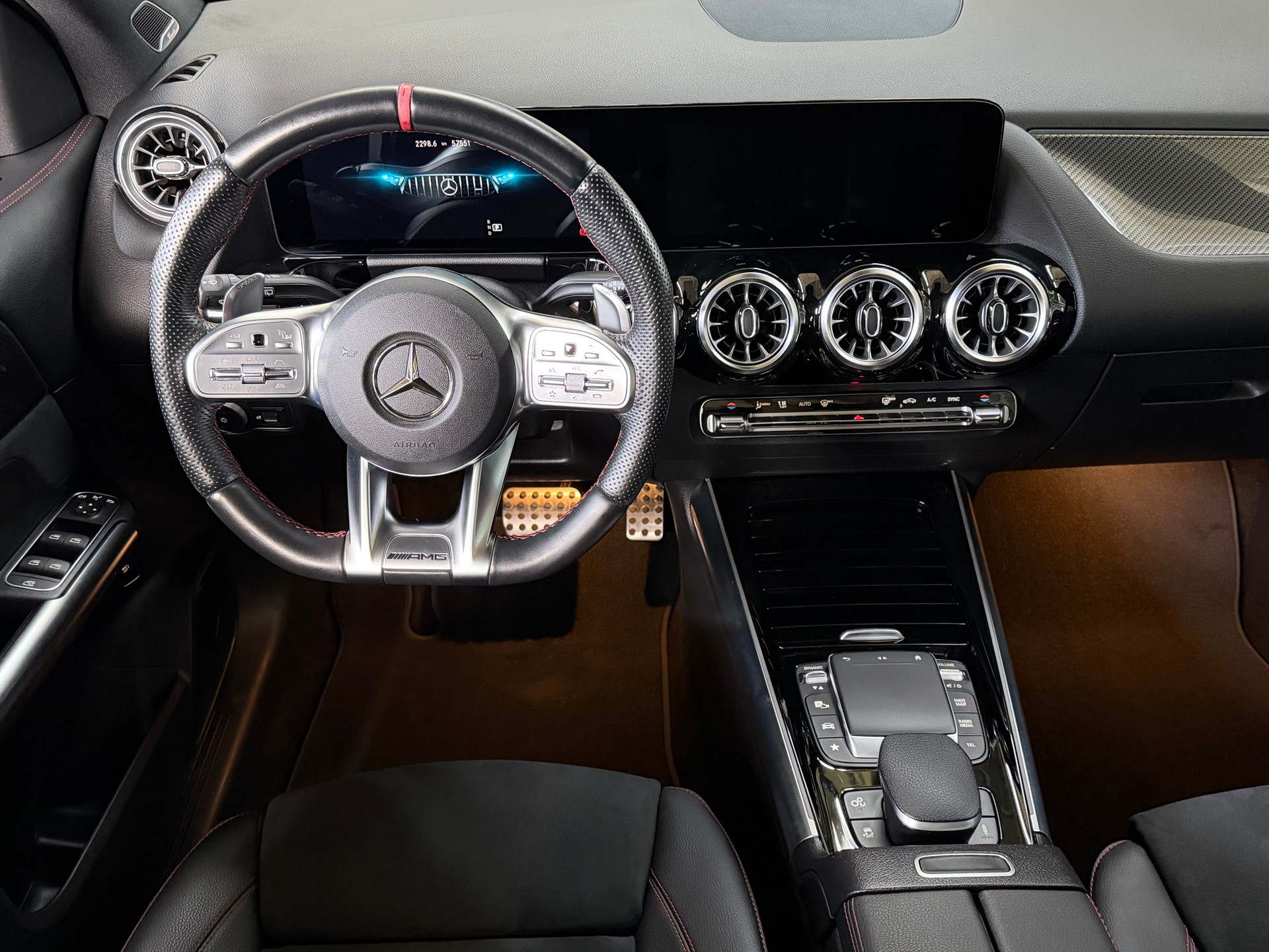 MERCEDES-BENZ GLA 35 AMG 4Matic 8G-Speedshift DCT-image-4