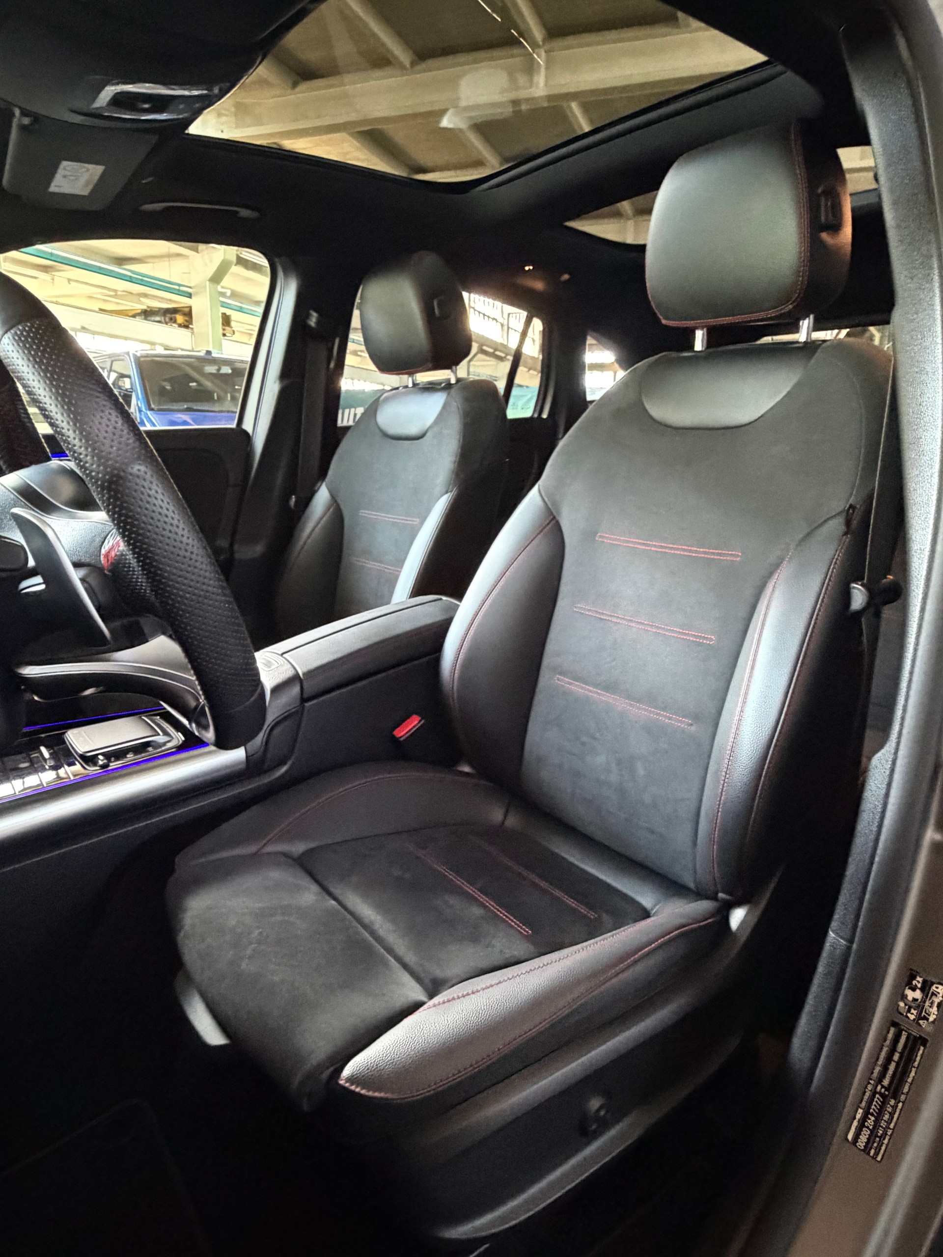 MERCEDES-BENZ GLA 35 AMG 4Matic 8G-Speedshift DCT-showroom-element-3