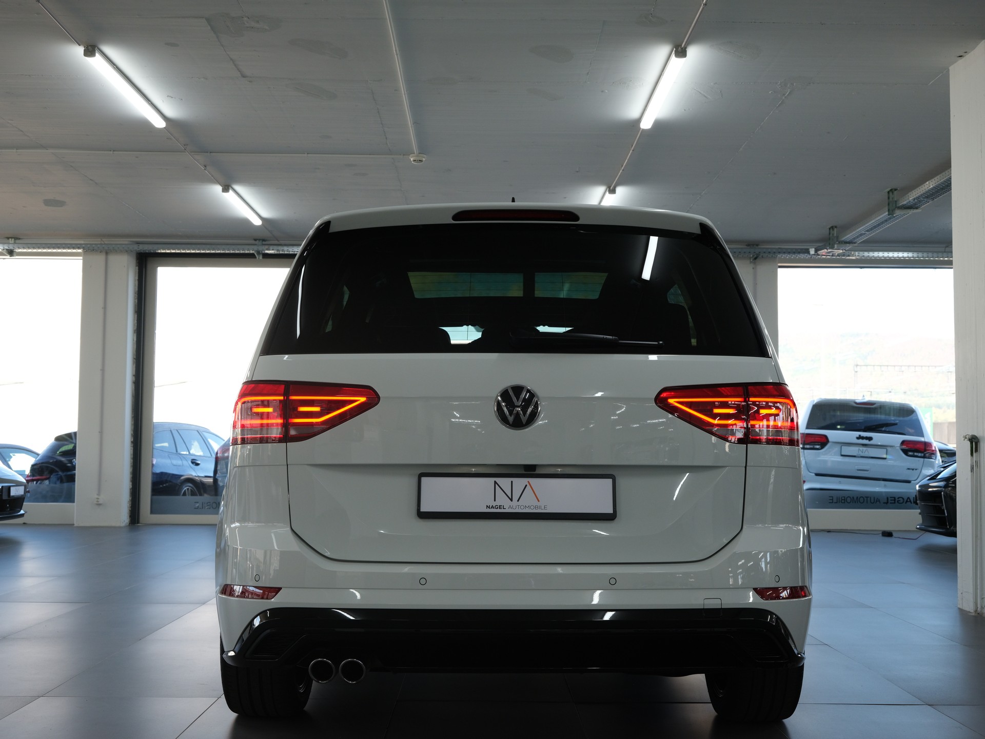 VW Touran 2.0 TDI BlueMotion Technology Highline DSG *R-Line* *Panorama* *Rückfahrkamera*-showroom-element-3