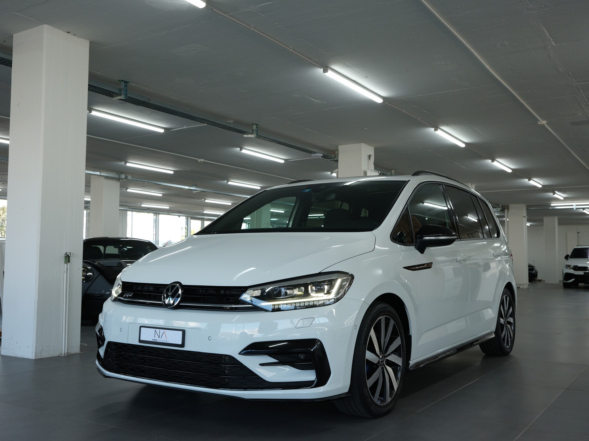 VW Touran 2.0 TDI BlueMotion Technology Highline DSG *R-Line* *Panorama* *Rückfahrkamera*-image-7