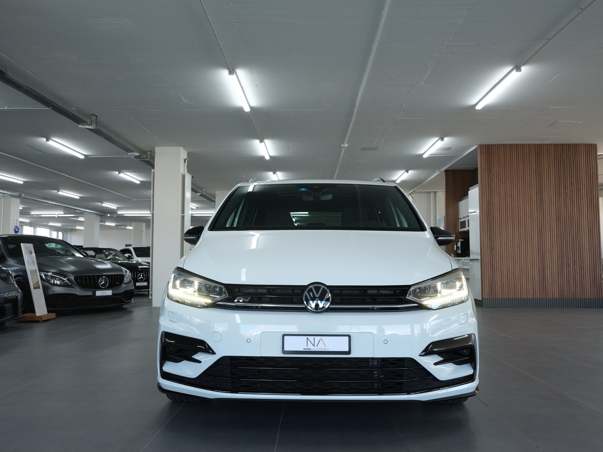 VW Touran 2.0 TDI BlueMotion Technology Highline DSG *R-Line* *Panorama* *Rückfahrkamera*-image-9