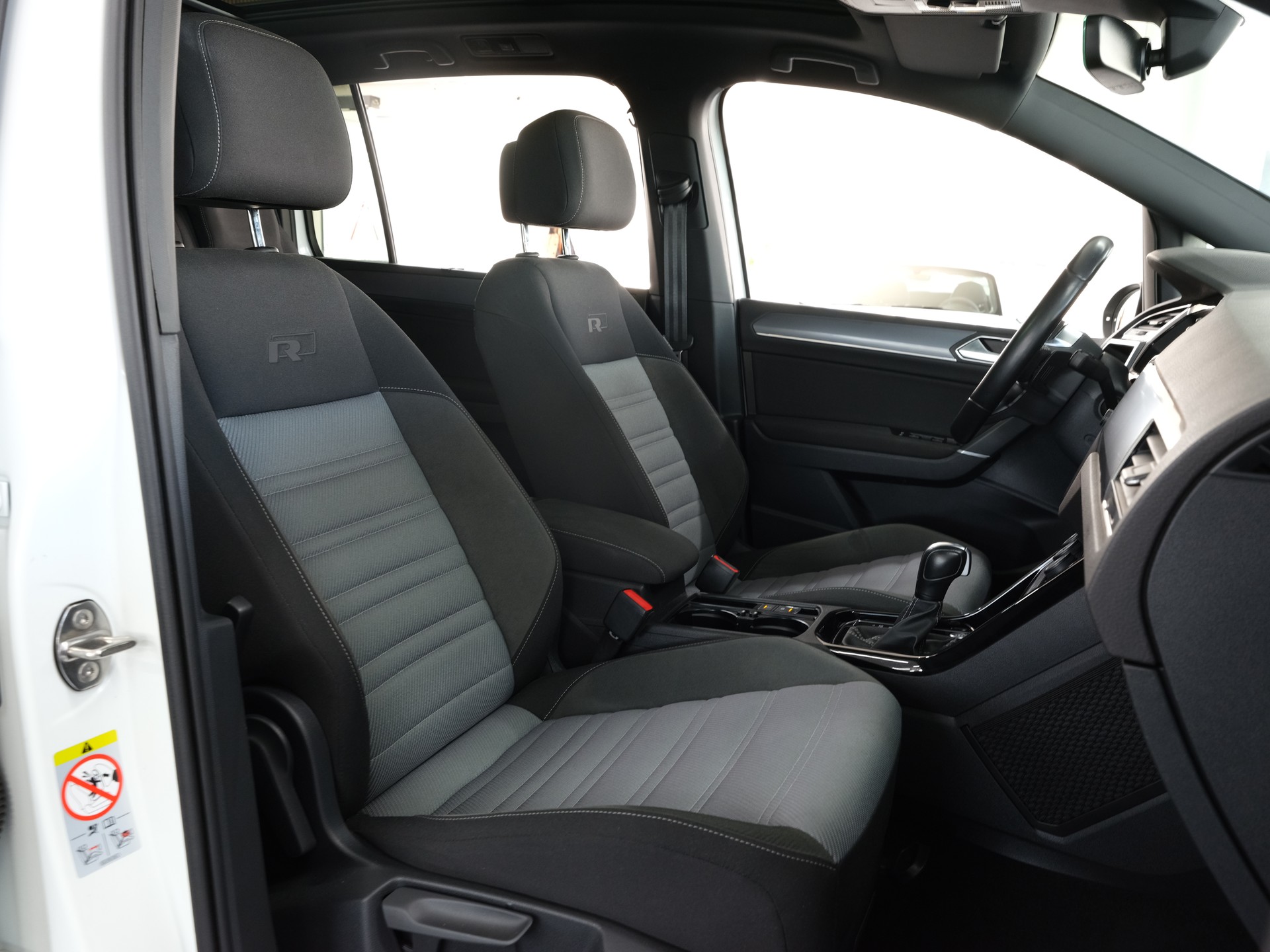 VW Touran 2.0 TDI BlueMotion Technology Highline DSG *R-Line* *Panorama* *Rückfahrkamera*-image-30