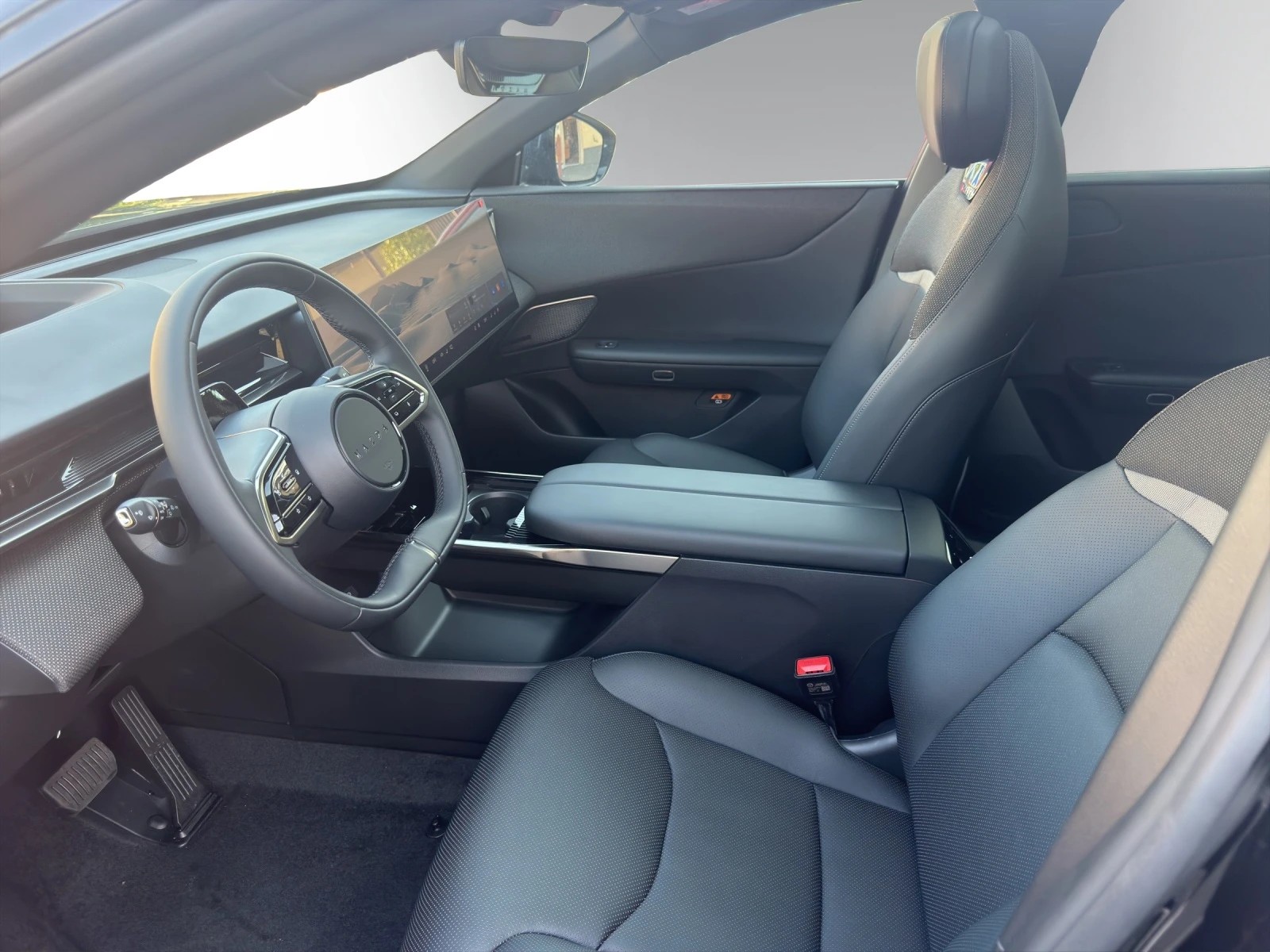 MAZDA CX-6e-image-6