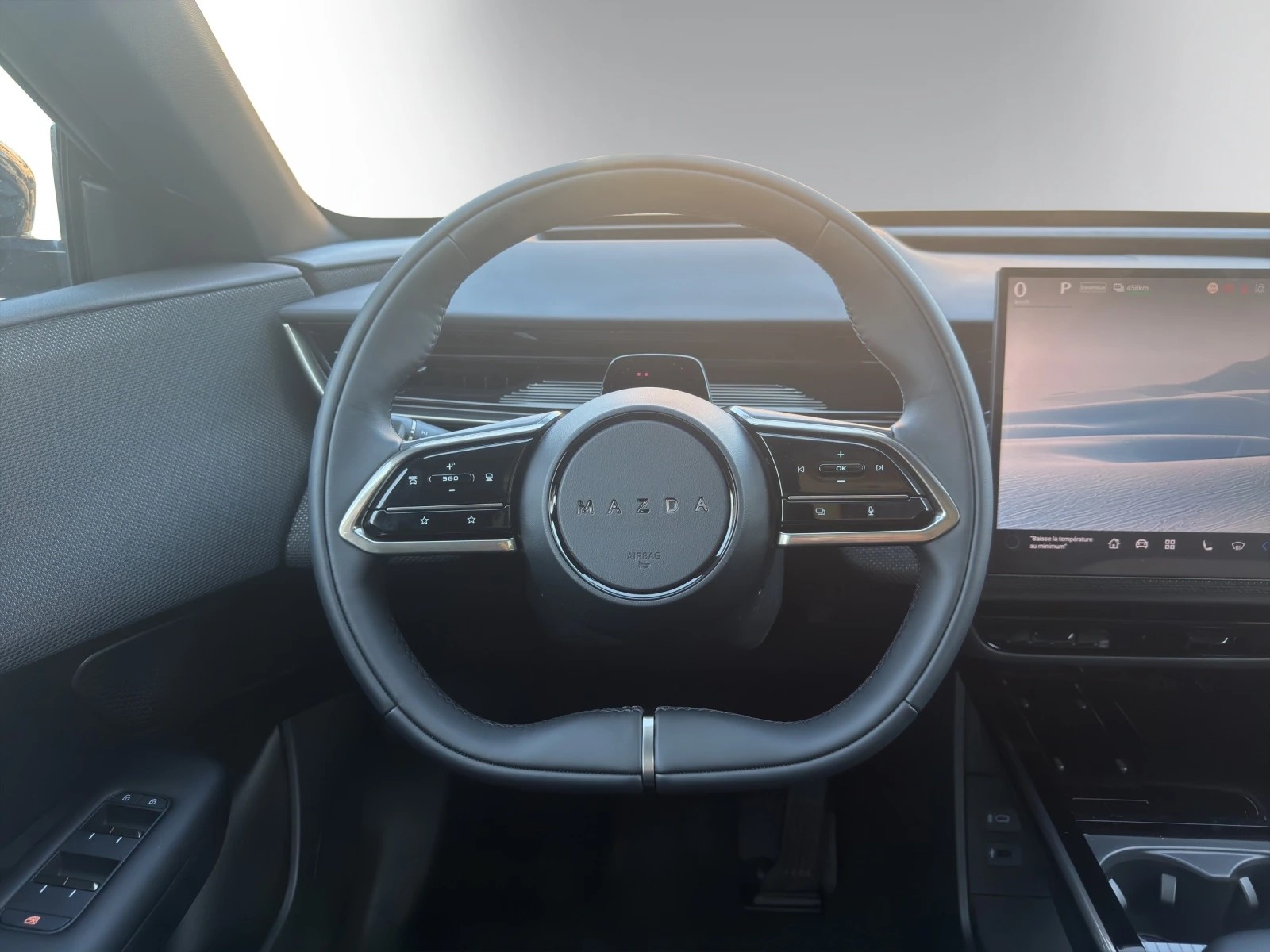 MAZDA CX-6e-image-7