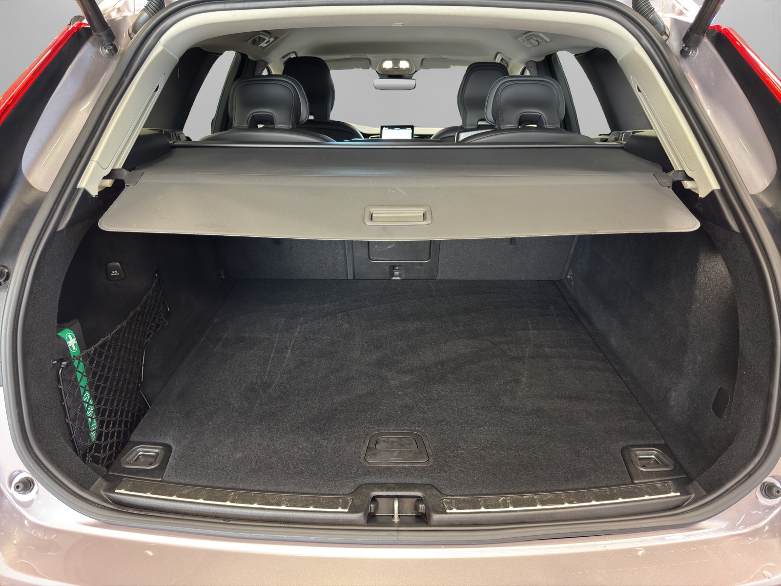 VOLVO XC60 2.0 B5 MH Plus Dark AWD-image-14