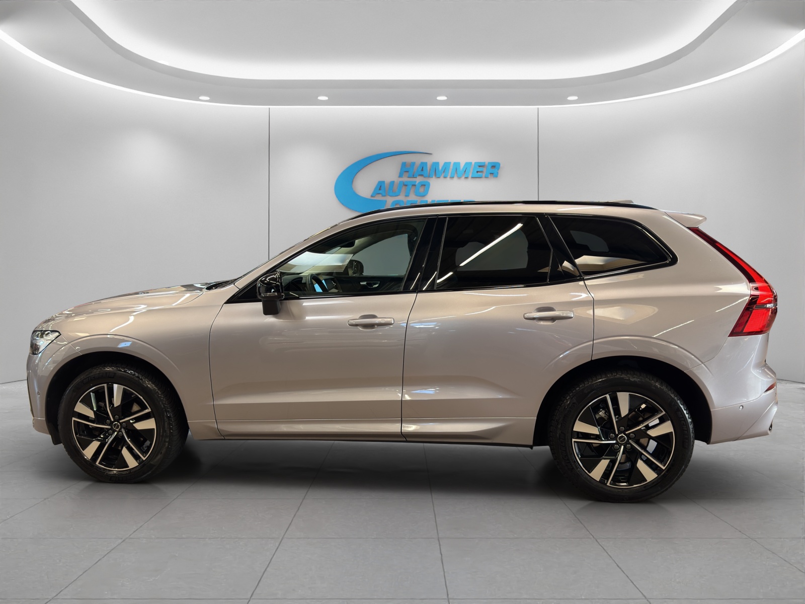 VOLVO XC60 2.0 B5 MH Plus Dark AWD-image-1