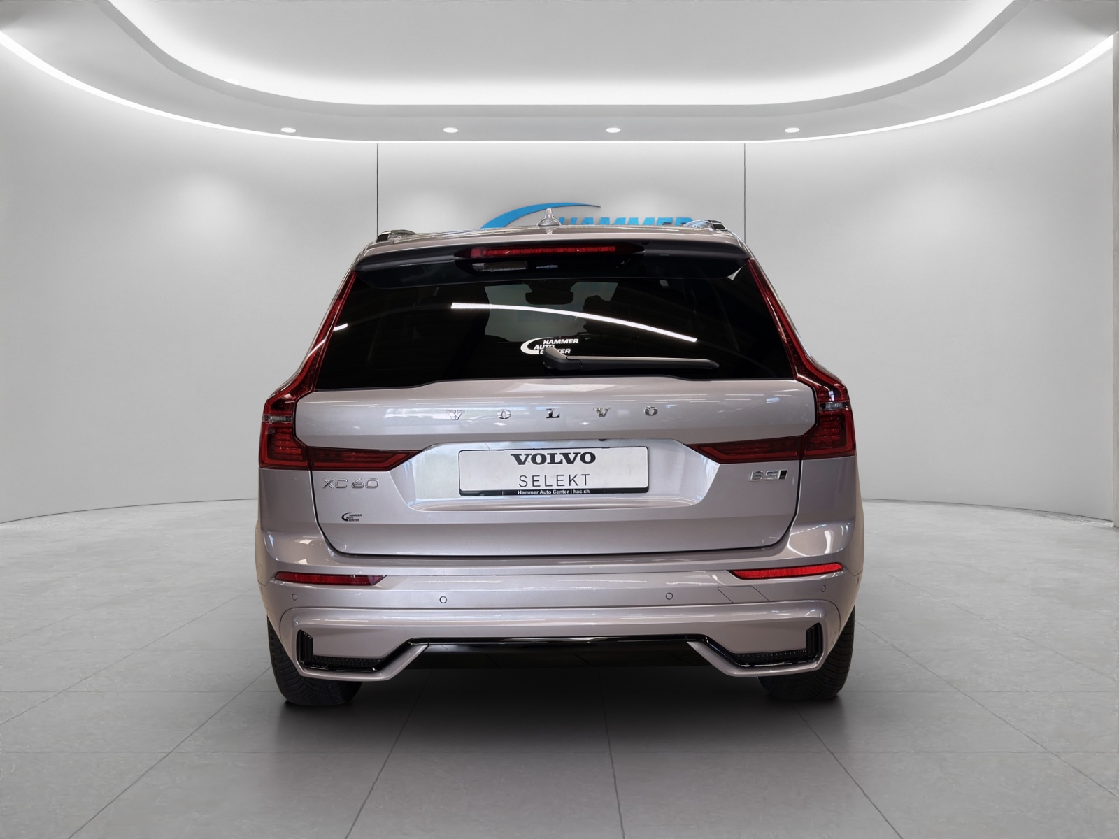 VOLVO XC60 2.0 B5 MH Plus Dark AWD-image-3
