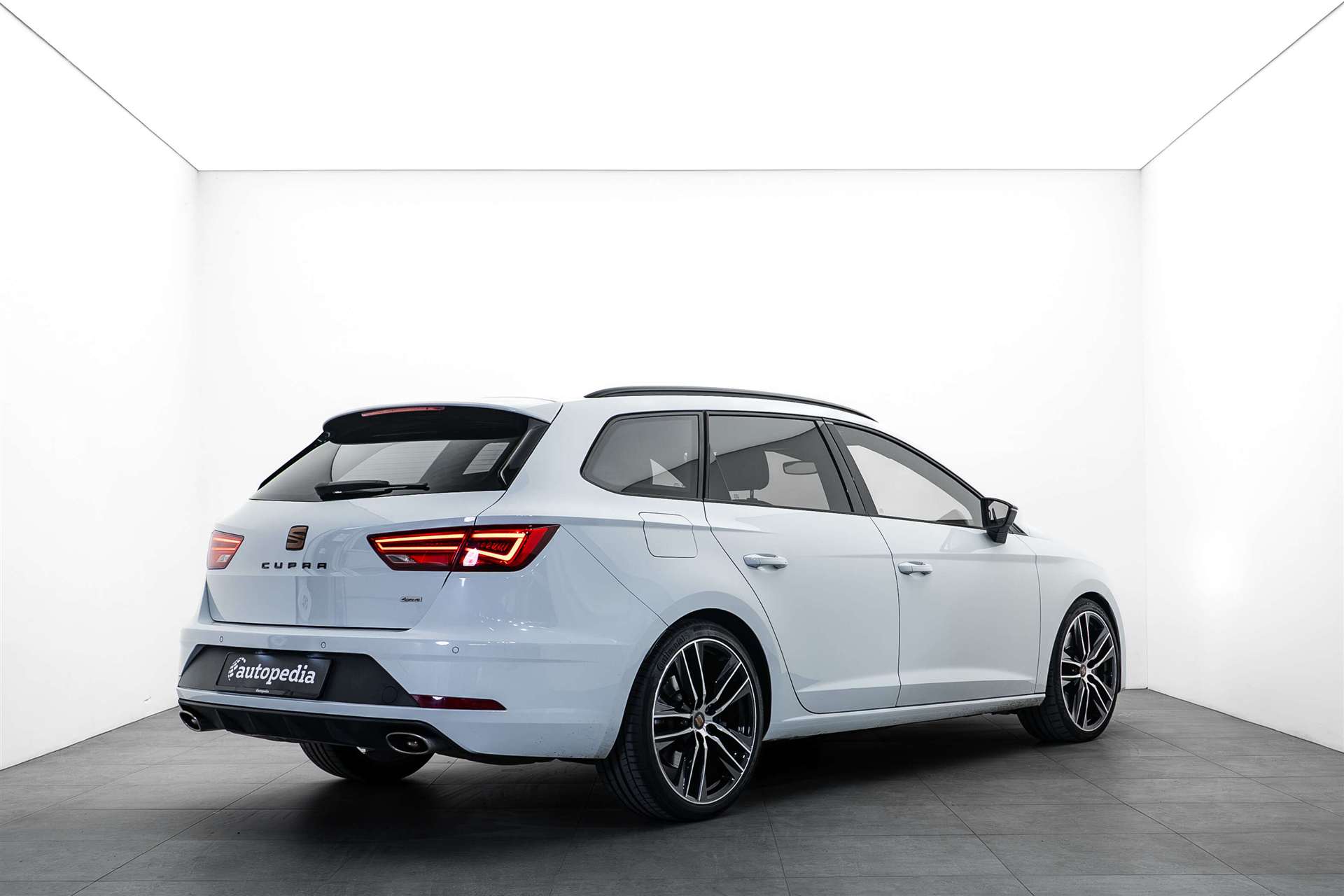 SEAT SEAT Leon ST 2.0 TSI Swiss Cupra 300 4 Drive DSG-showroom-element-2