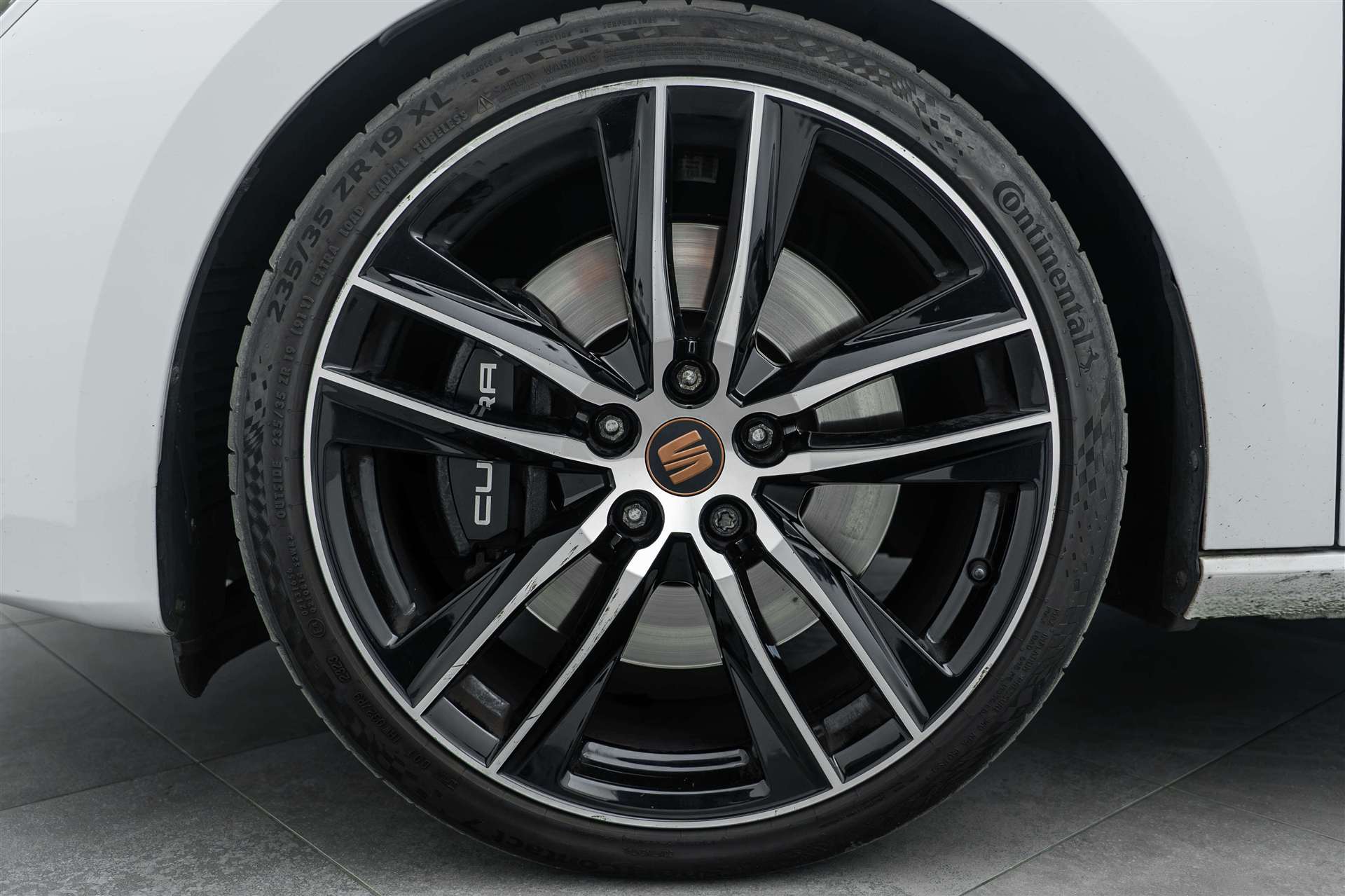 SEAT SEAT Leon ST 2.0 TSI Swiss Cupra 300 4 Drive DSG-image-5