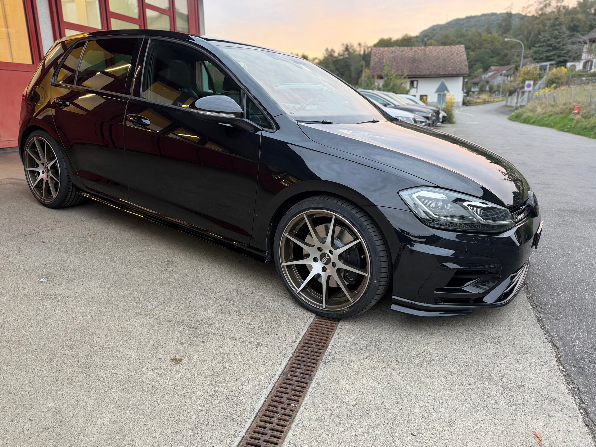 VW Golf 2.0 TSI R 4Motion DSG-image-9