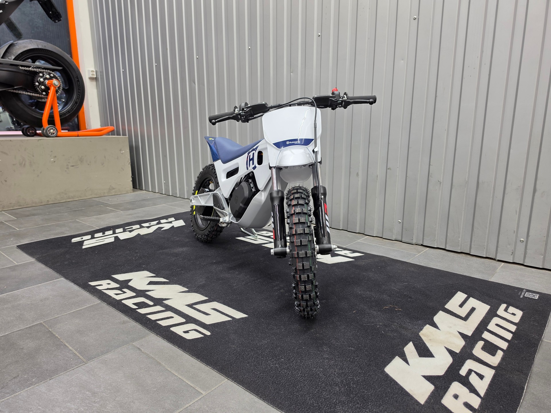 HUSQVARNA EE 2-image-4