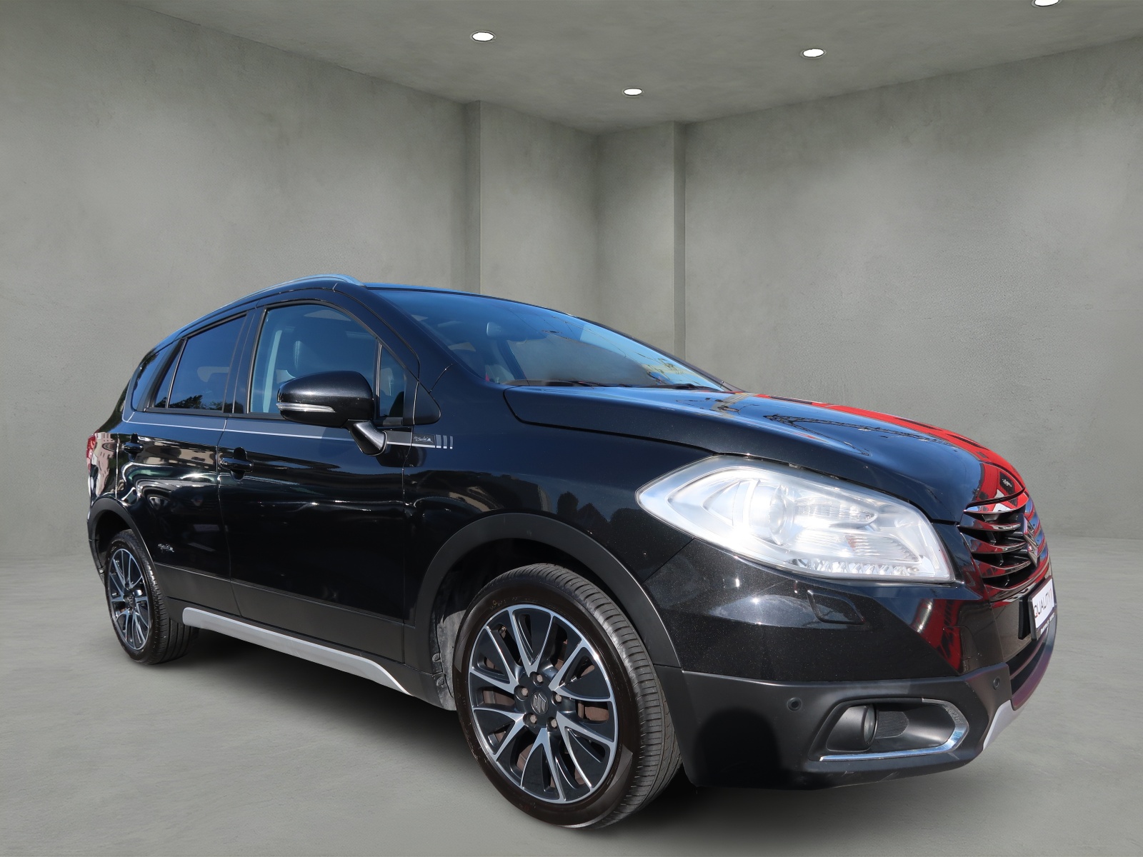 SUZUKI SX4 S-Cross 1.6 TD PizSulai 4WD TCSS-showroom-element-2