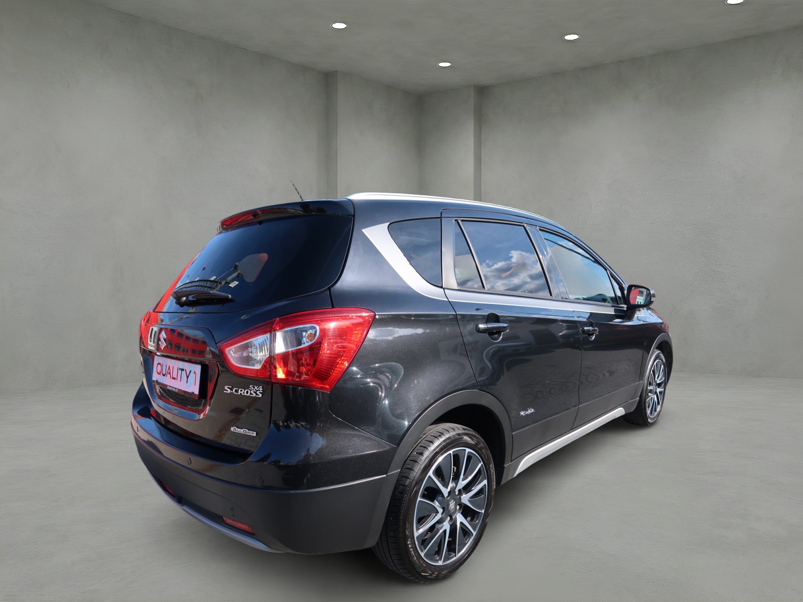 SUZUKI SX4 S-Cross 1.6 TD PizSulai 4WD TCSS-showroom-element-3