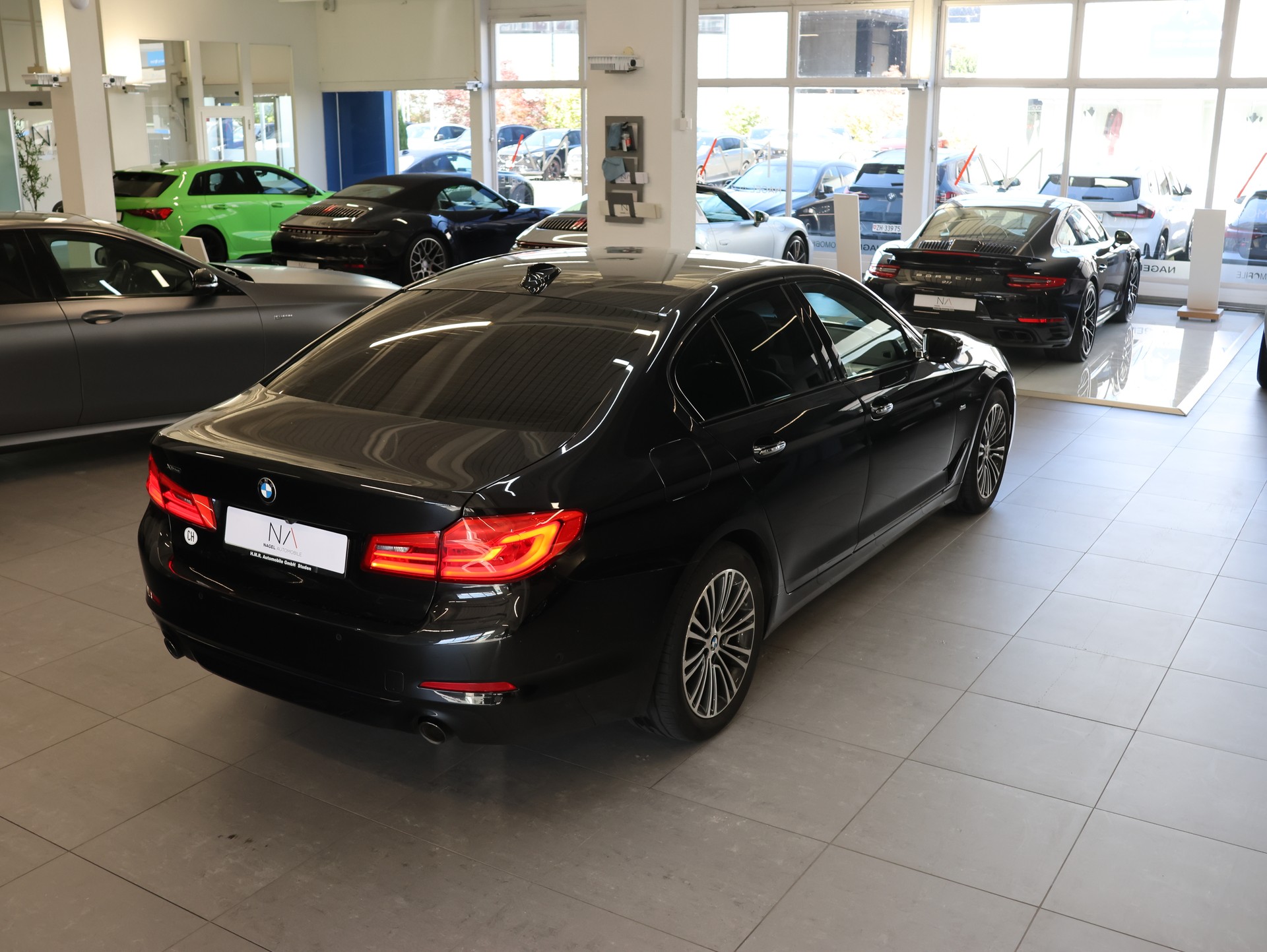BMW 520d xDrive Sport Line Steptronic *BLACK-SAPPHIRE*-image-6