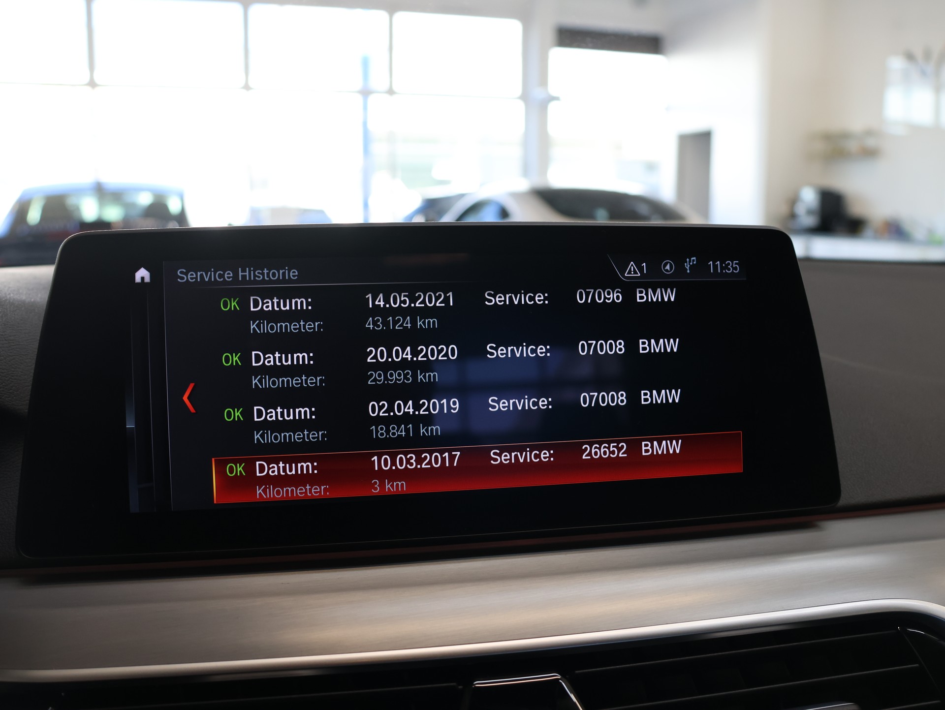 BMW 520d xDrive Sport Line Steptronic *BLACK-SAPPHIRE*-image-18
