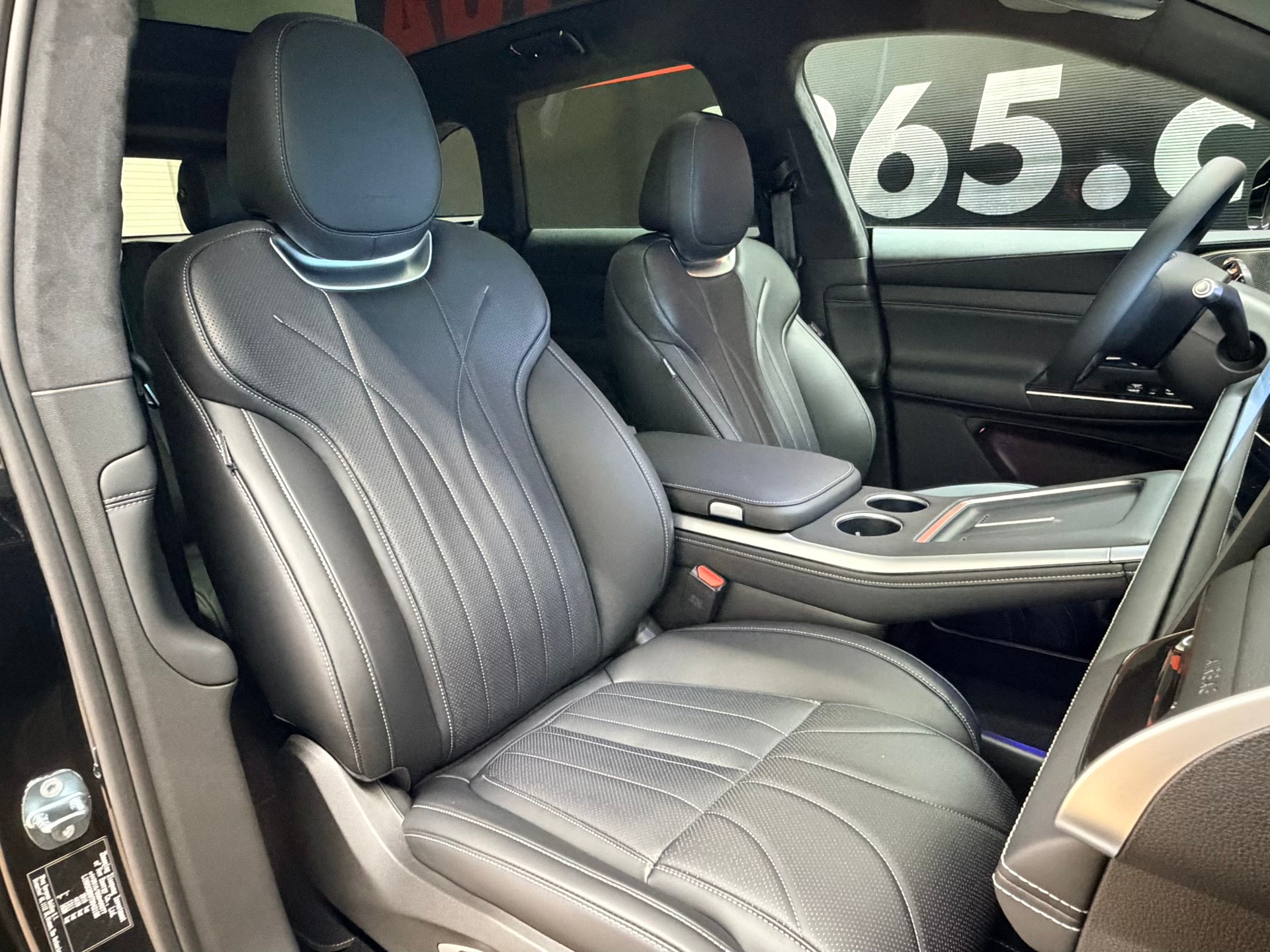 XPENG G9 93kWh Performance Black Edition AWD-image-25