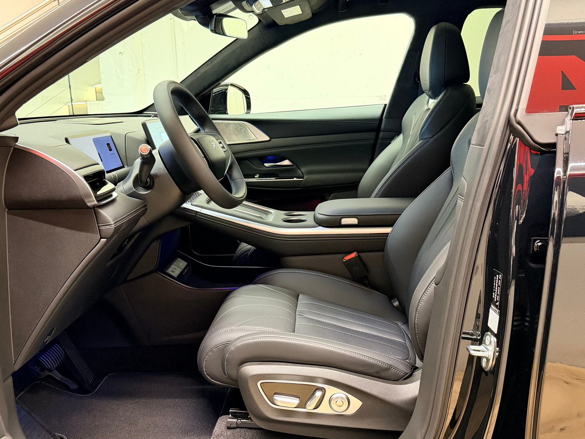 XPENG G9 93kWh Performance Black Edition AWD-image-16